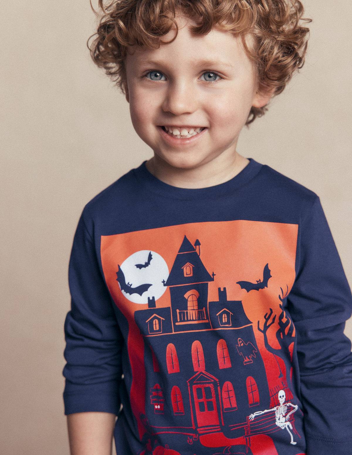 Im Dunkeln leuchtendes Langarmshirt-Französisches Marineblau, Halloween-Schloss - Image 1