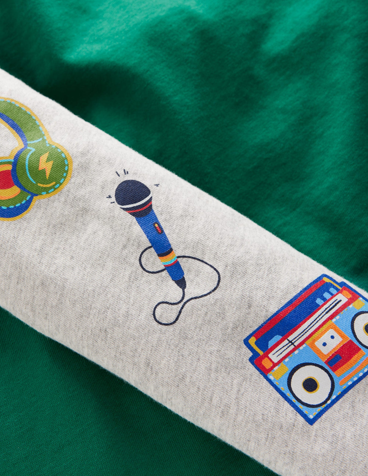 Printed Sleeve Raglan T-shirt-Green Weekend Print - Image 3