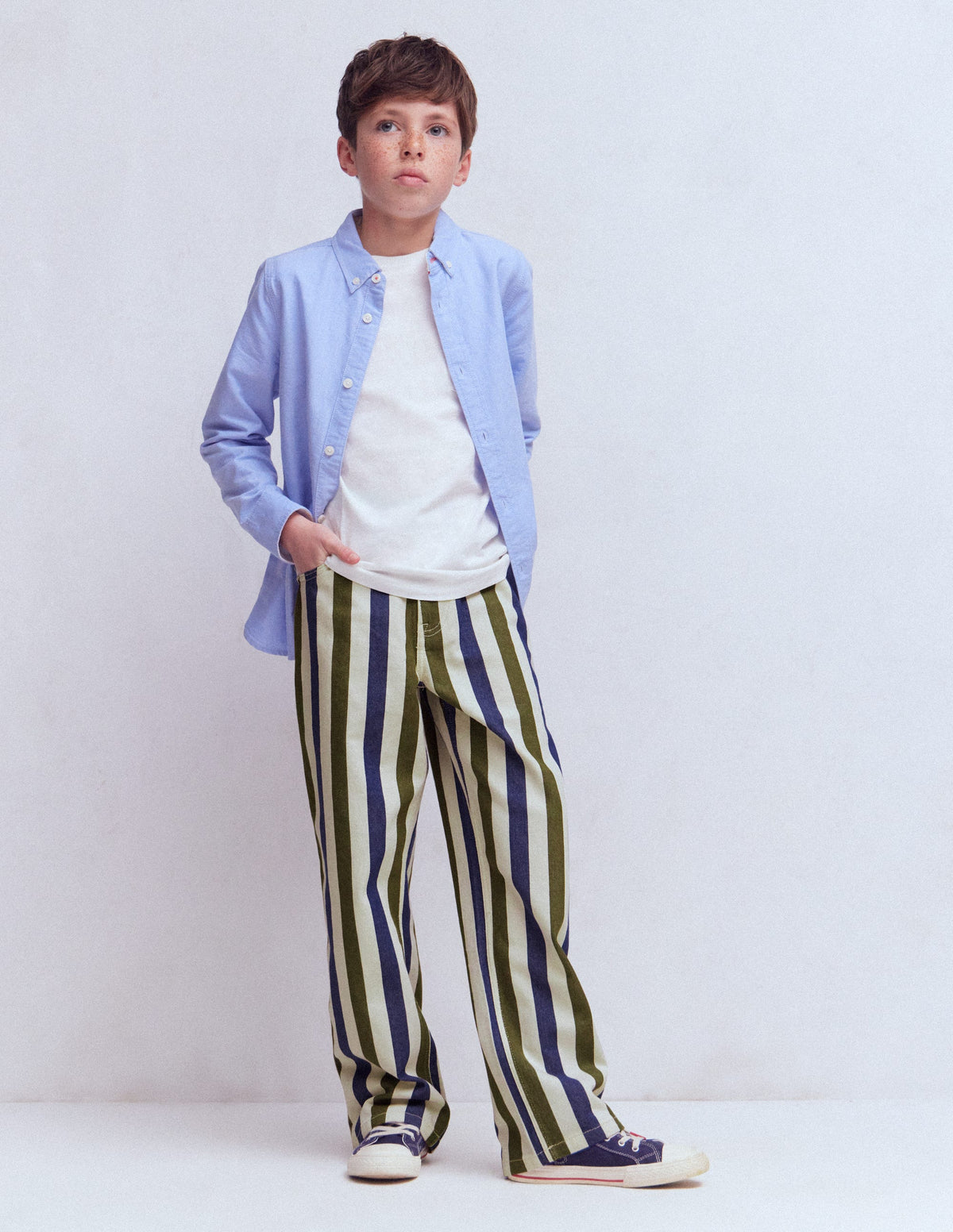 Lockere Jeanshose mit geradem Bein-Surf The Web-Blau und Wintermoos - Image 1