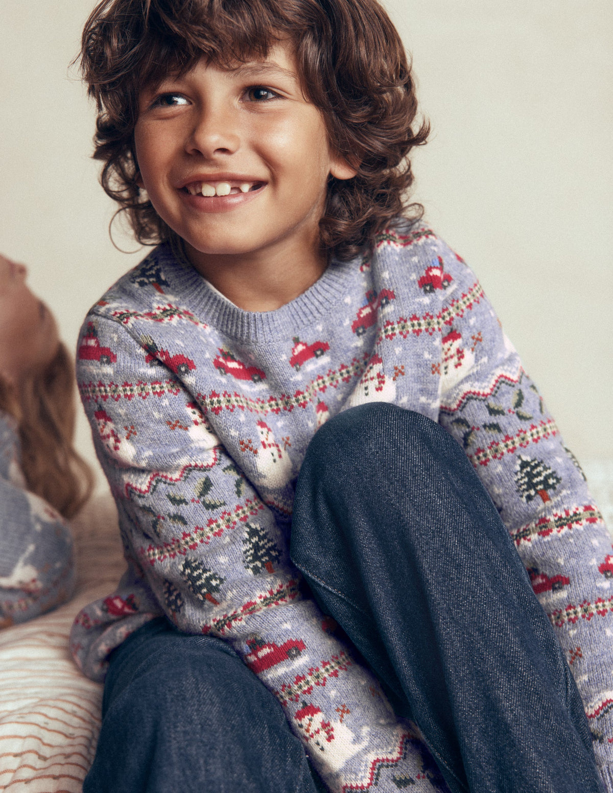 Fair-Isle-Pullover-Gletscherblau Weihnachtsautos - Image 2