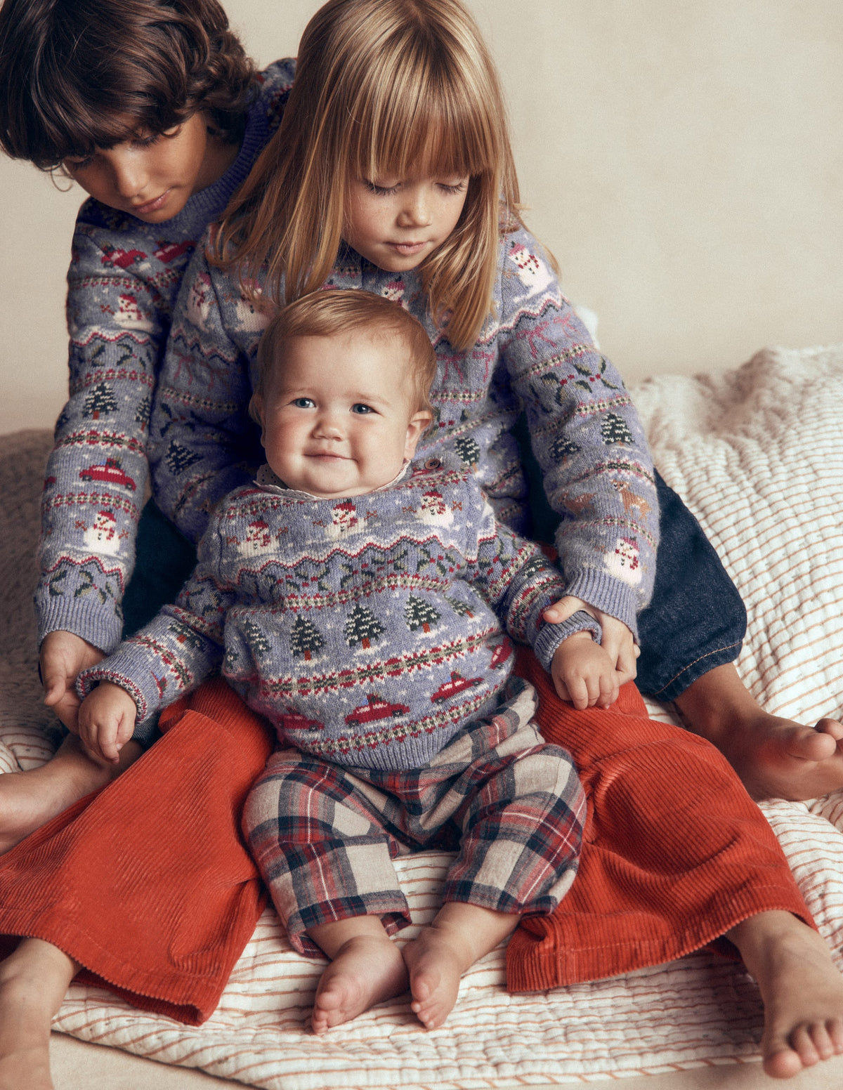Fair-Isle-Pullover-Gletscherblau Weihnachtsautos-6