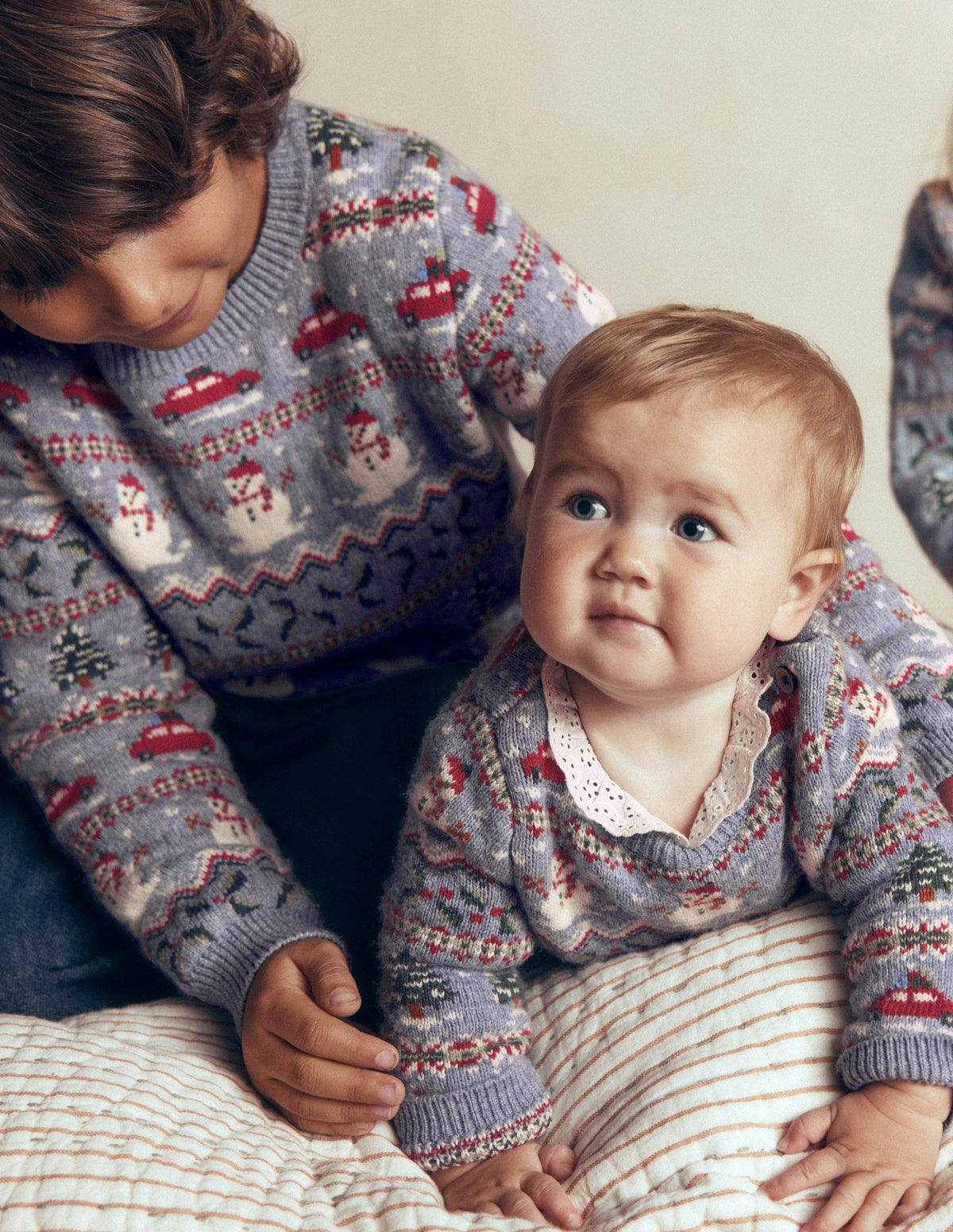 Fair-Isle-Pullover-Gletscherblau Weihnachtsautos - Image 7