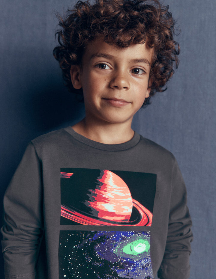 Im Dunkeln leuchtendes Langarmshirt-Grau Weltall