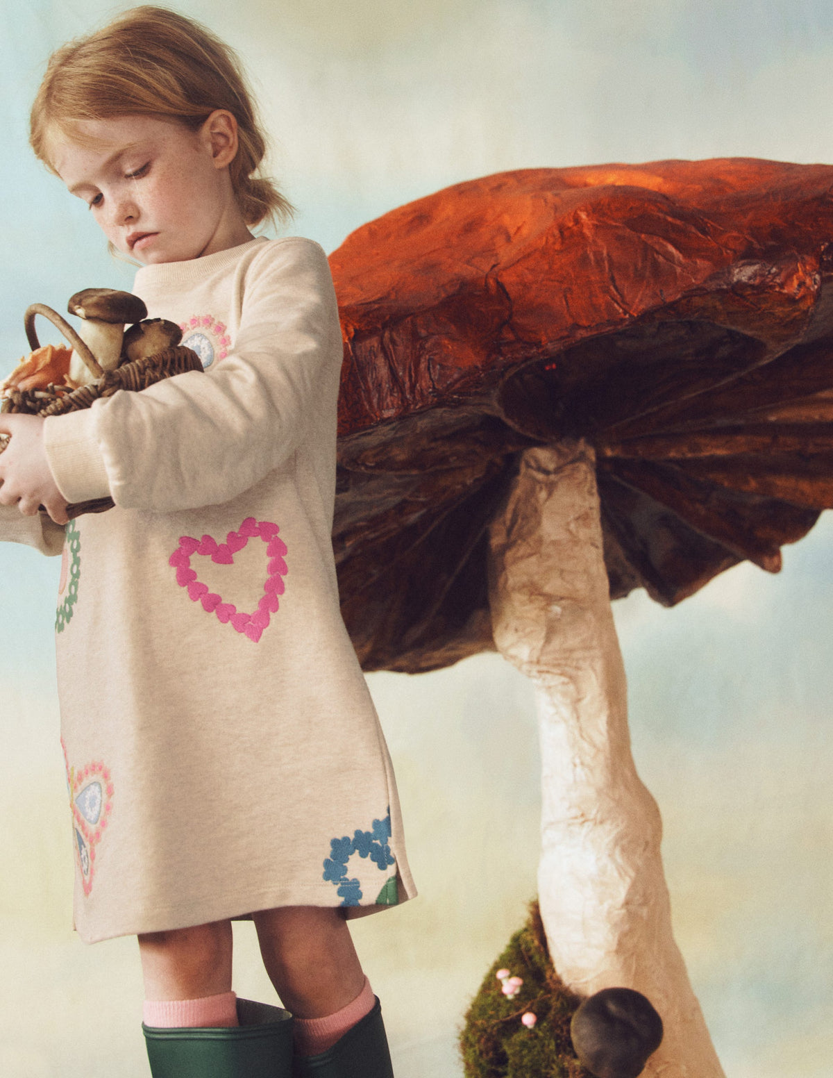 Ida Sweatshirtkleid mit Applikation-Haferbeige Schmetterlinge-4