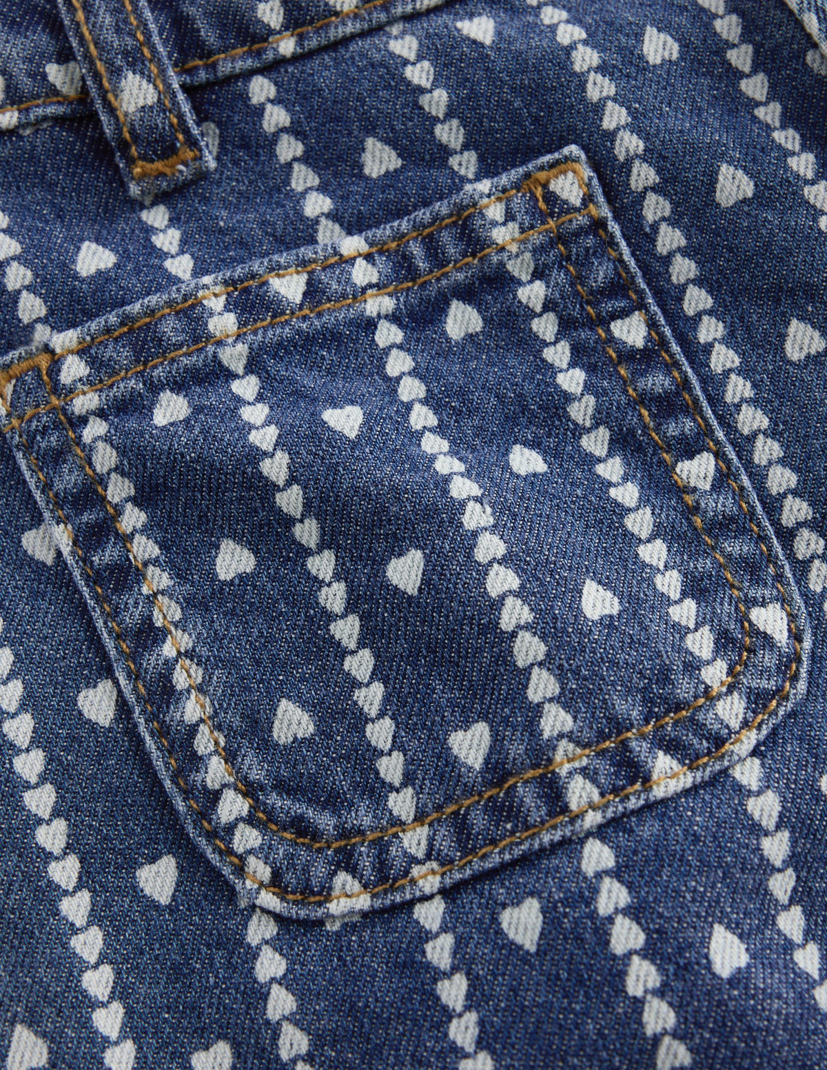 Gerade Jeans mit aufgesetzten Taschen-Herzen-3