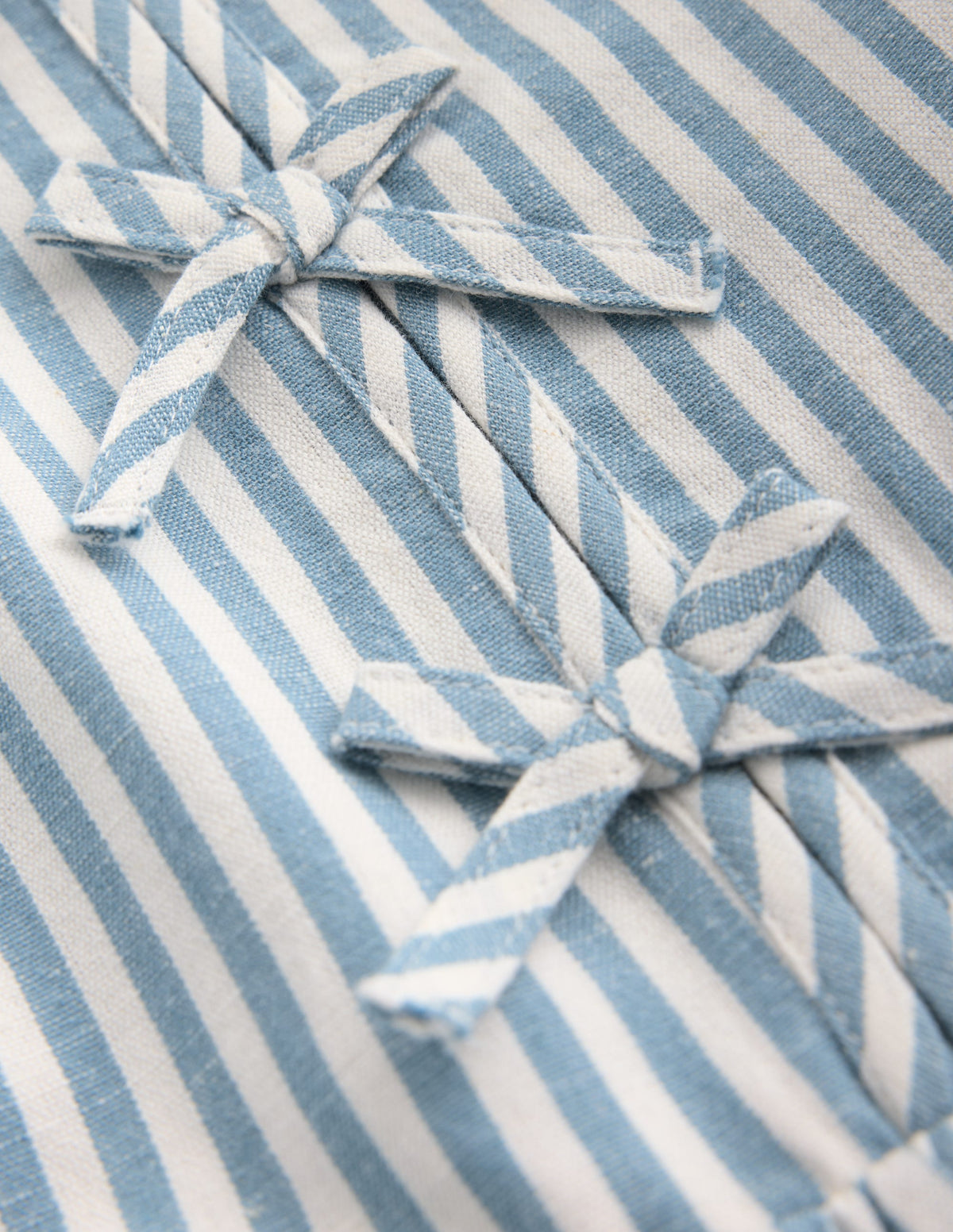 Gewebtes Kleid mit Schleife vorn-Blau Streifen-3