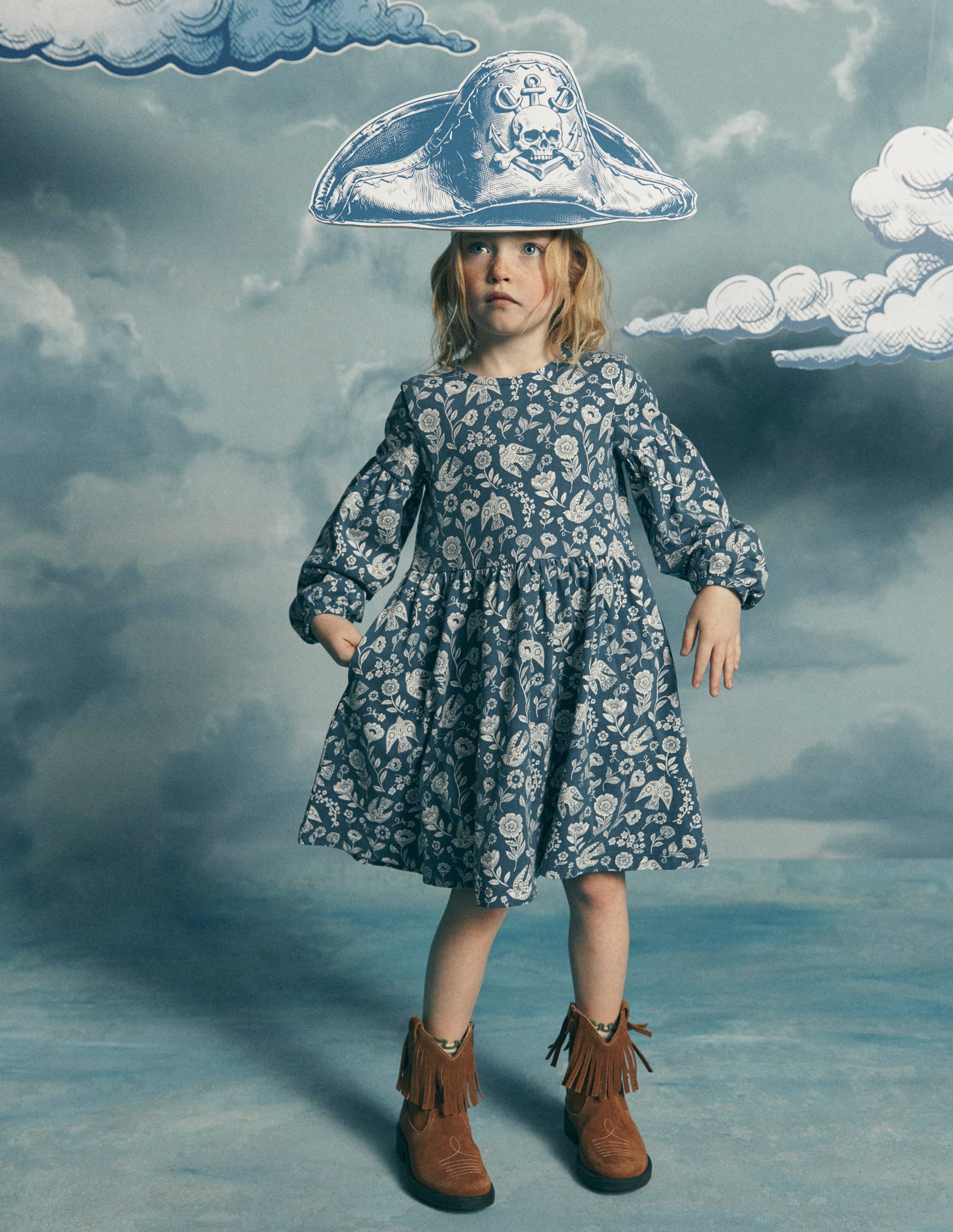 Madeline Kleid mit Blousonärmeln-Saphirblau Blumenmuster Vogel - Image 2