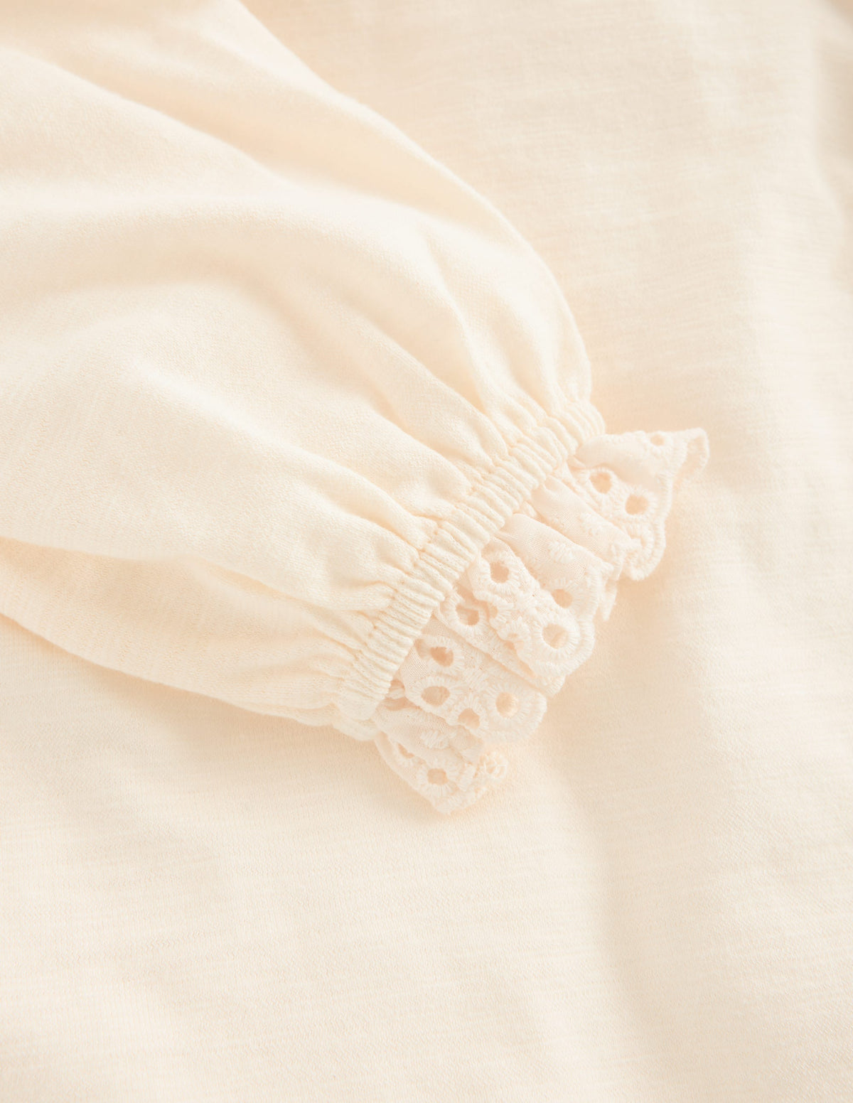 Top flammé à détails en broderie anglaise-Ivoire doux - Image 3
