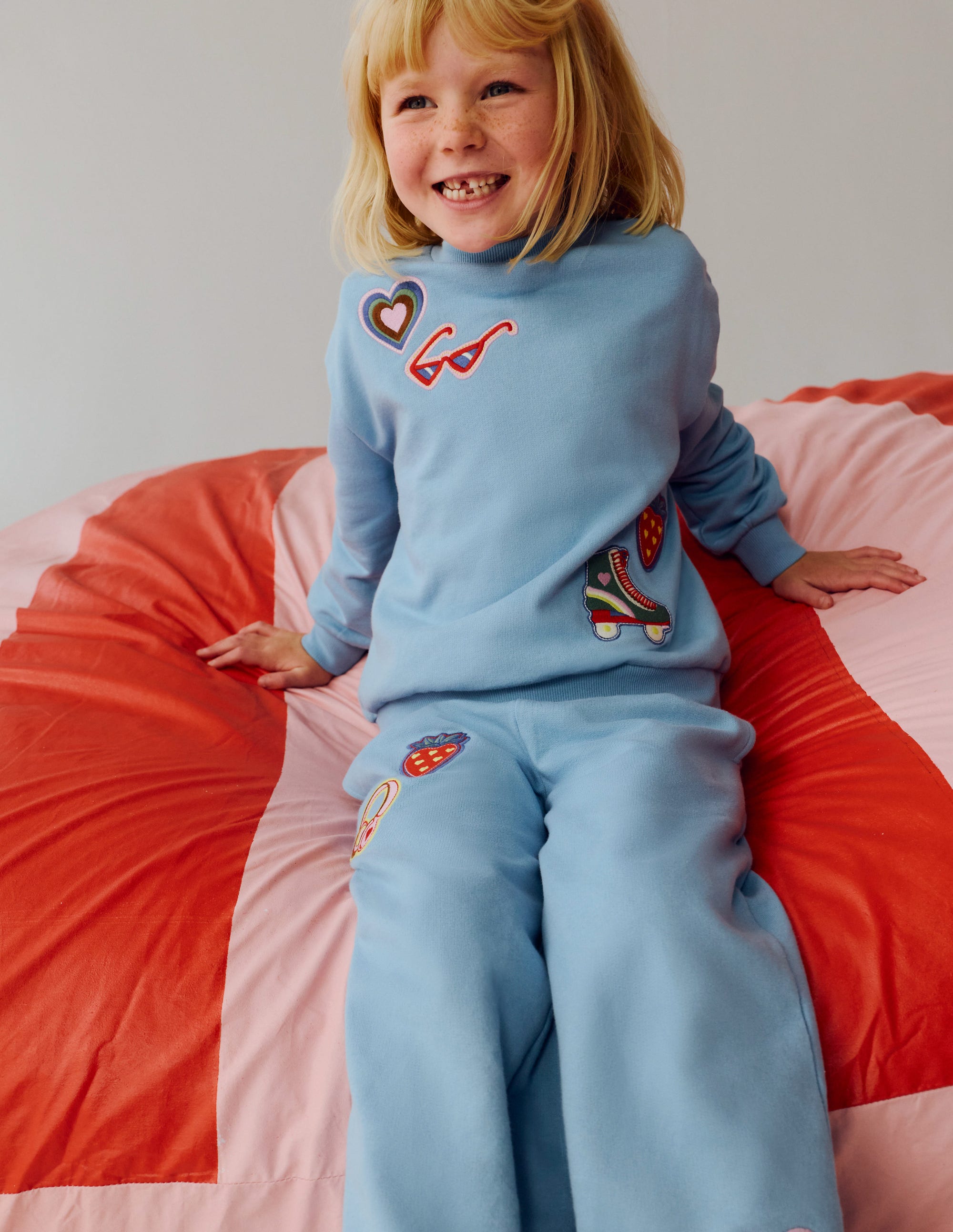 Bobbie Jogginghose mit Applikationen-Gletschersee Aufnäher - Image 4