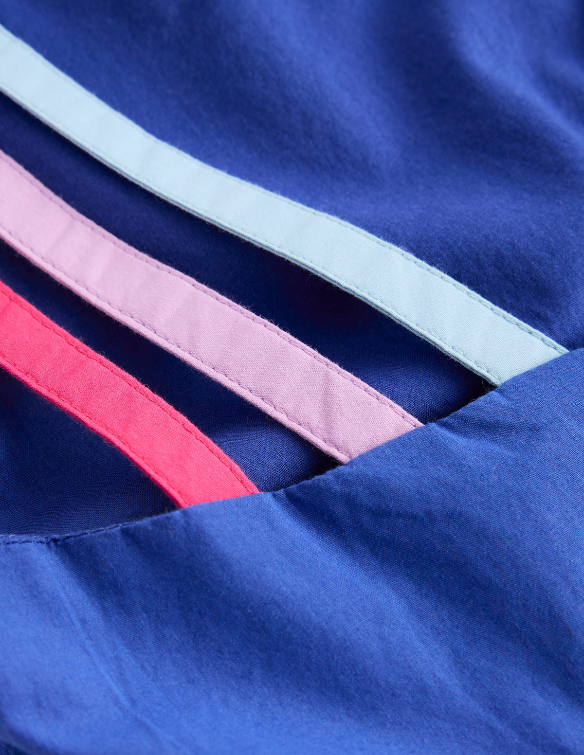 Ausgestelltes Trägerkleid mit bunten Trägern-Saphirblau Regenbogenfarben-4