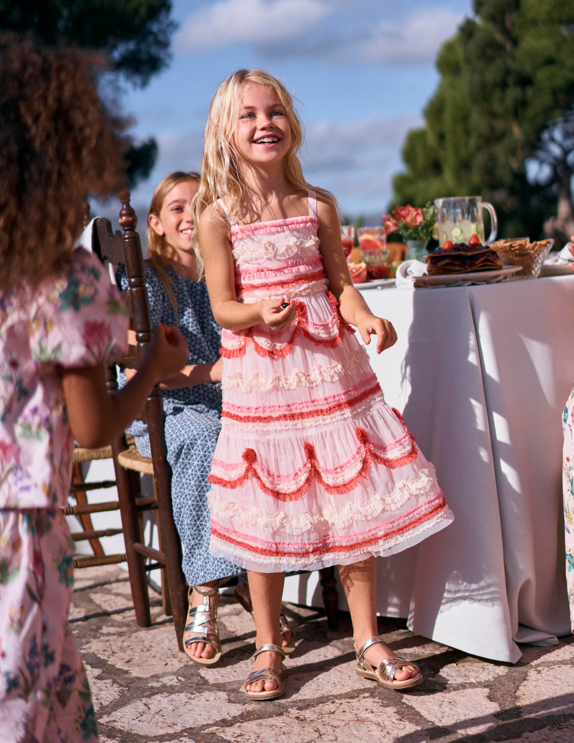 Gestuftes Tüllkleid mit Kuchendesign-Kreiderosa Tortendesign - Image 7