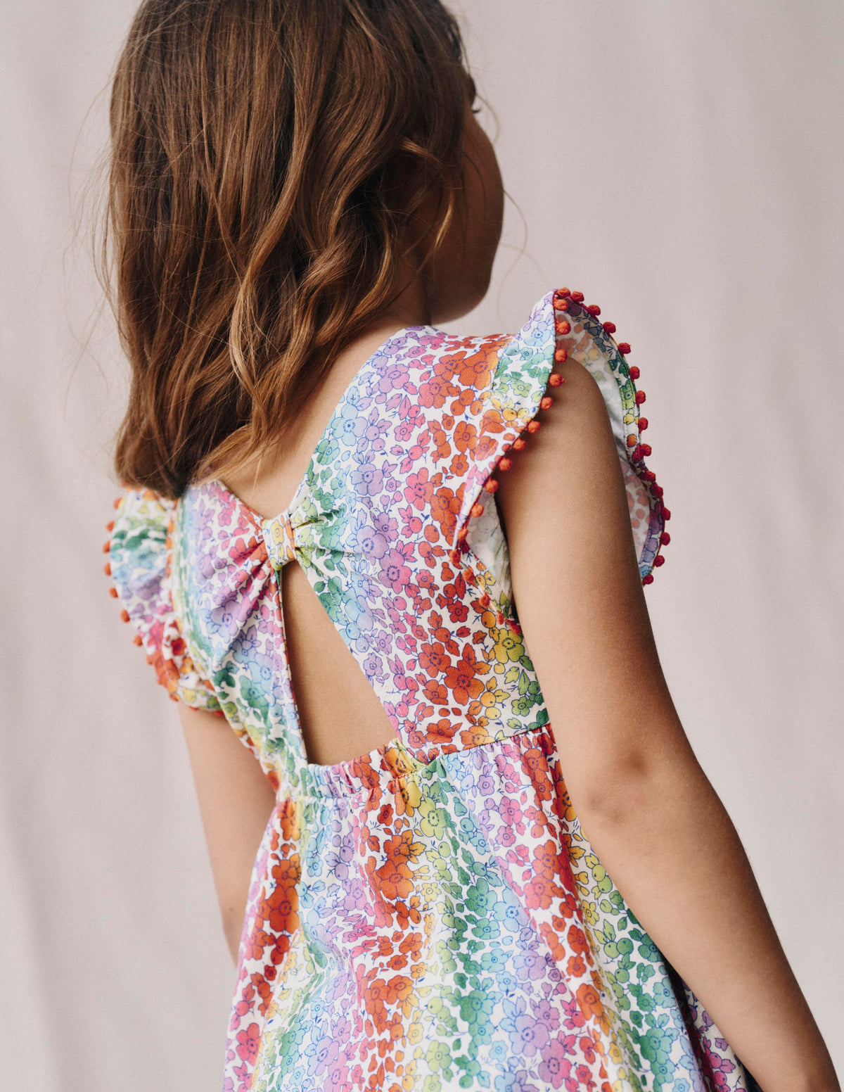 Jerseykleid mit Kleeblattschleife am Rücken-Regenbogen-Ombré Blumenbeet - Image 4