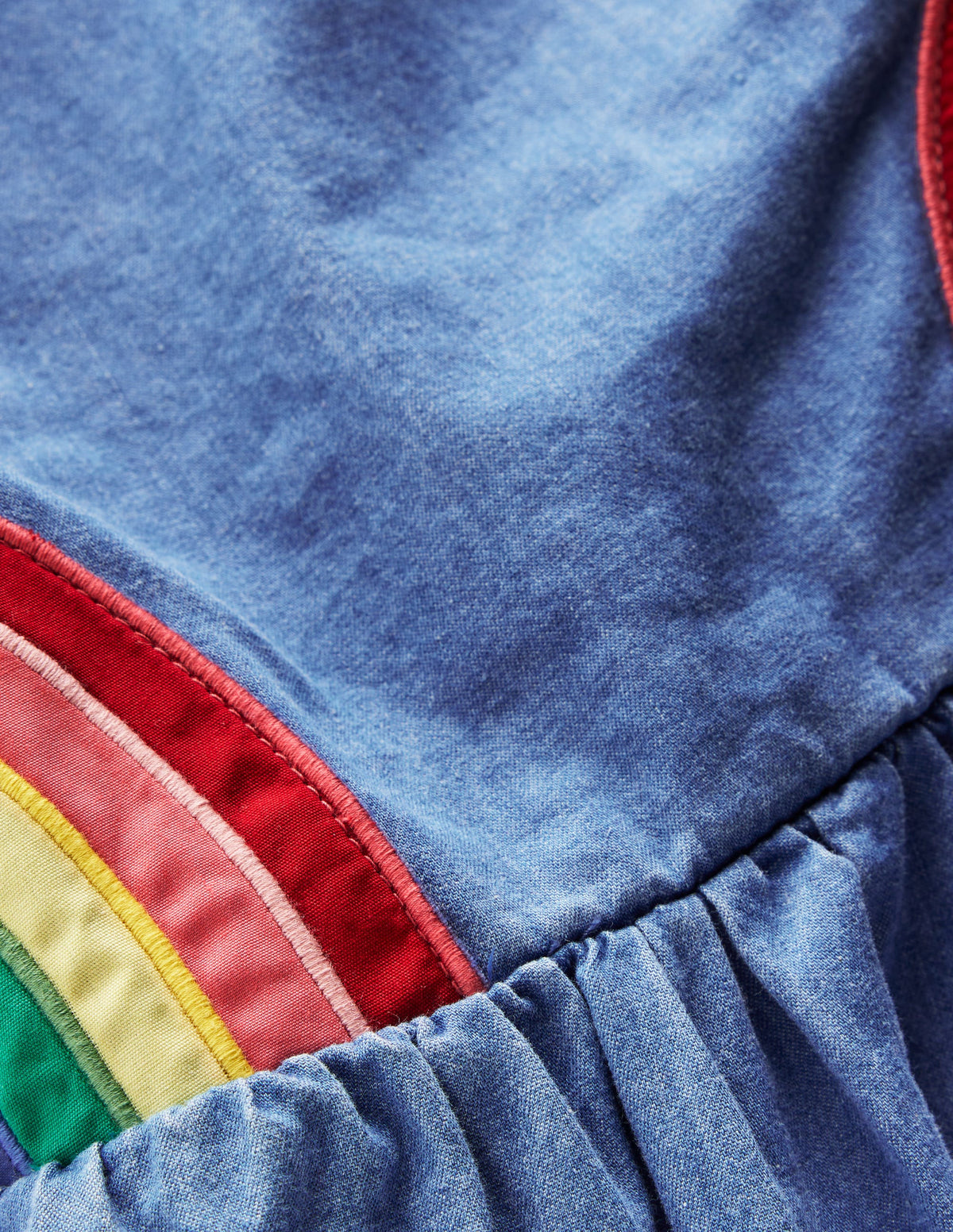 Kleid mit gekreuzten Trägern in Regenbogenfarben-Helle Waschung Regenbogen-3