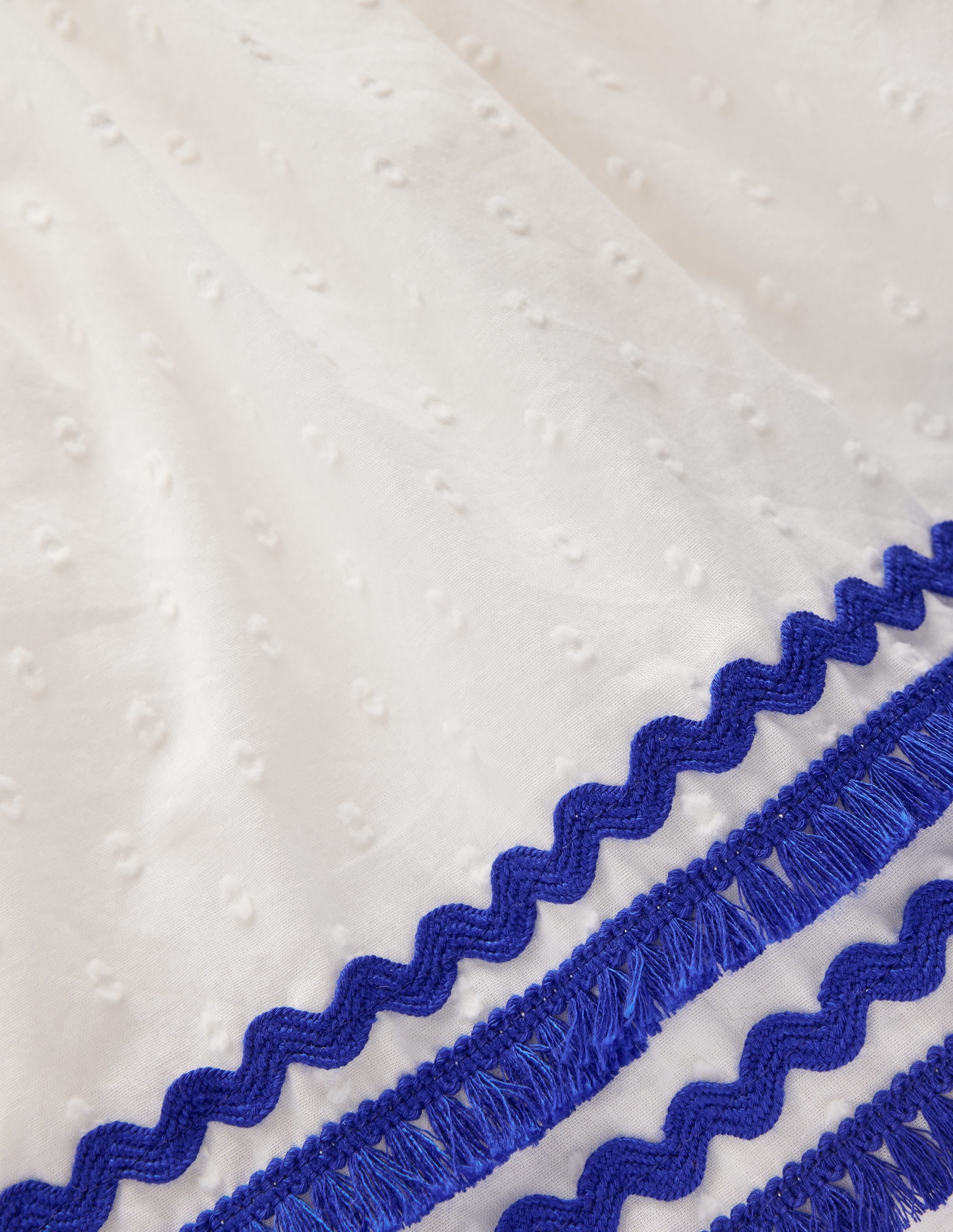 Kleid mit Flatterärmeln und Zackenlitze-Sanftes Naturweiß/Leuchtendes Blau - Image 3