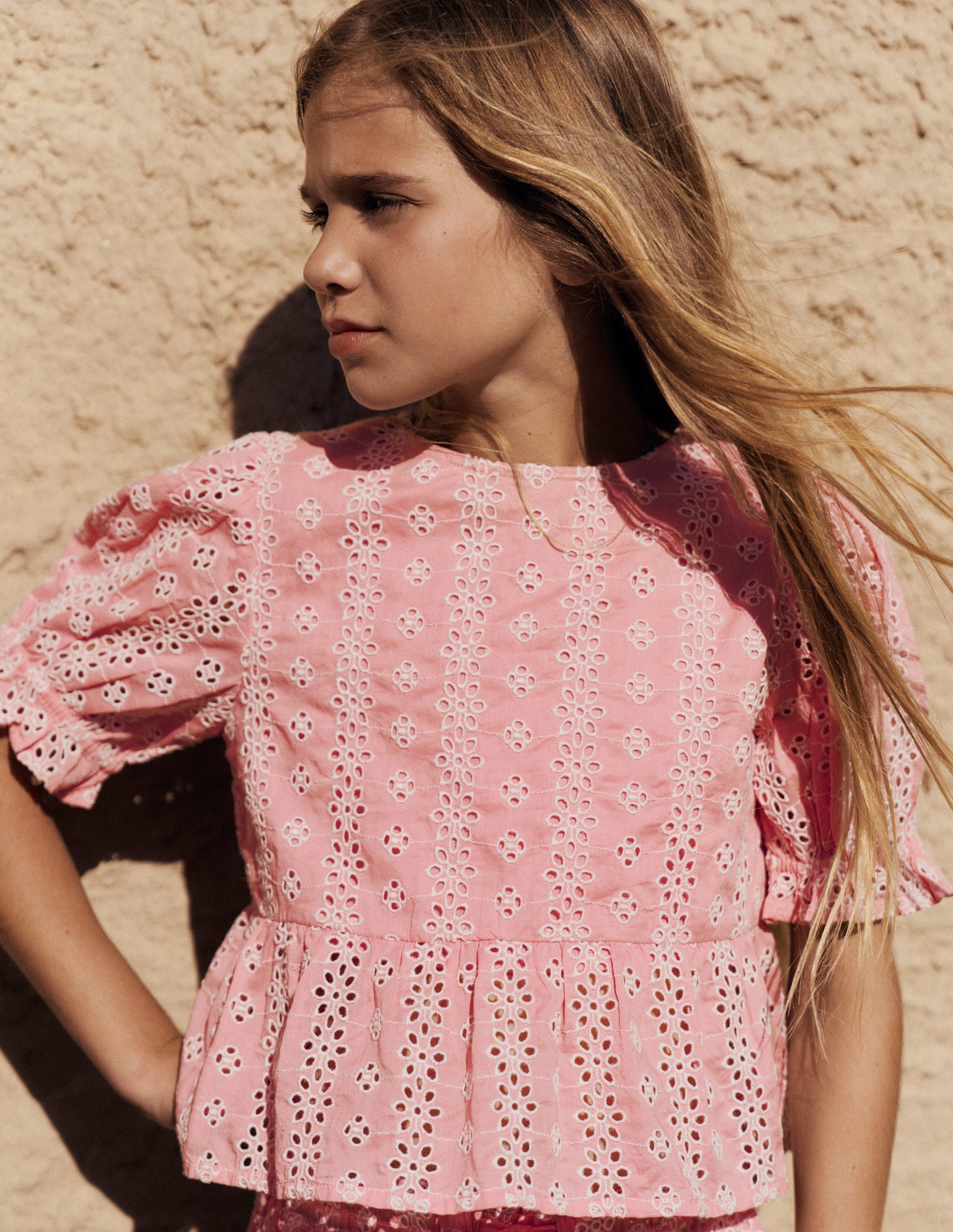 Top tissé à basque-Broderie anglaise rose amande-4