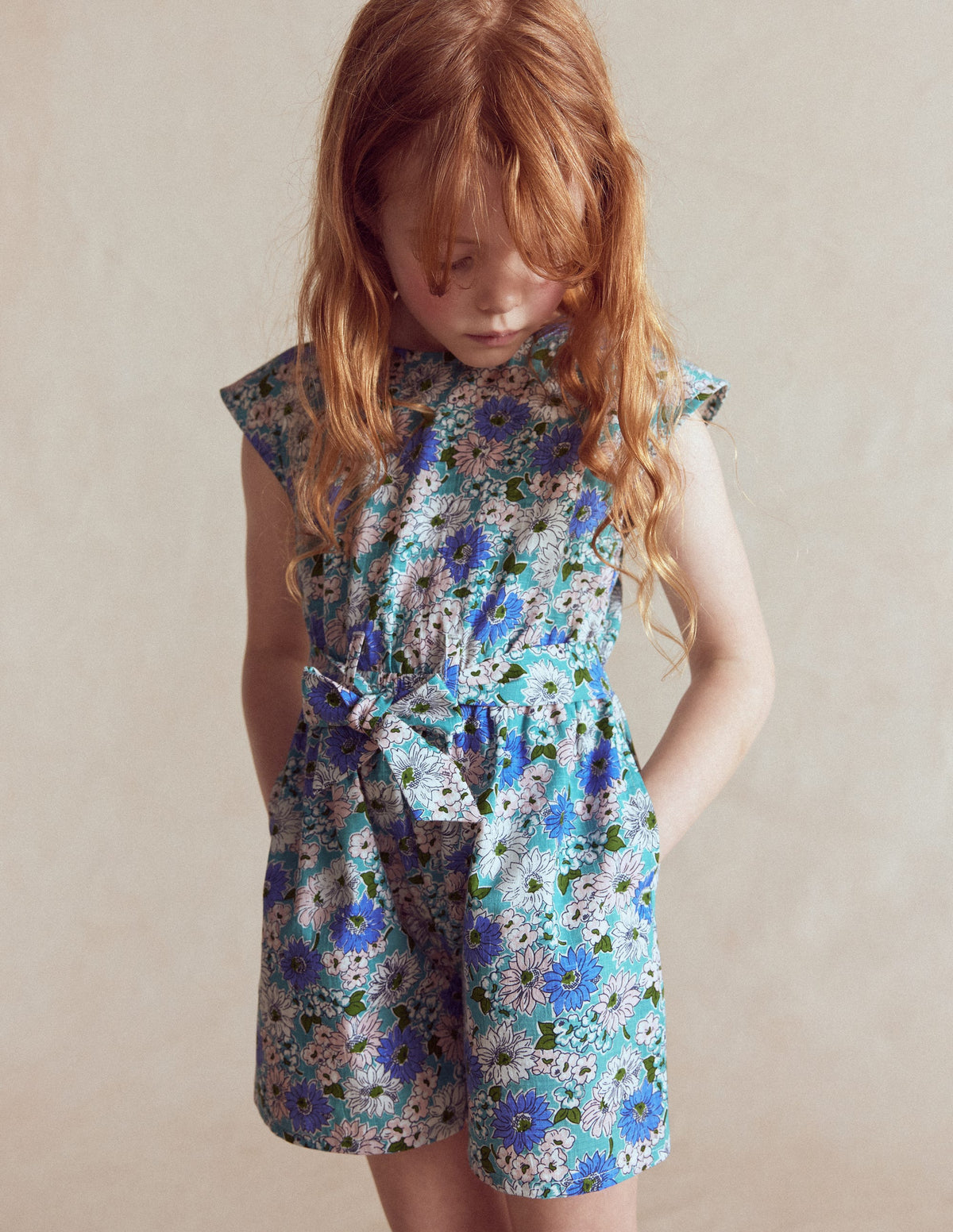 Gewebter Jumpsuit mit Bindegürtel-Blau Geblümt-2