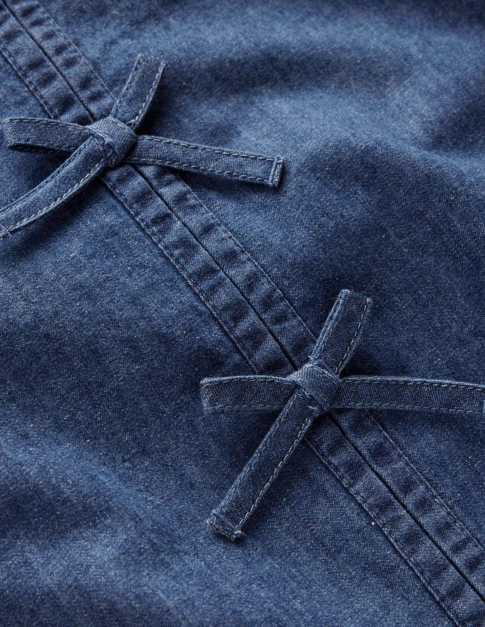 Gewebtes Oberteil mit Schleife vorn-Blauer Faux-Uni - Image 5