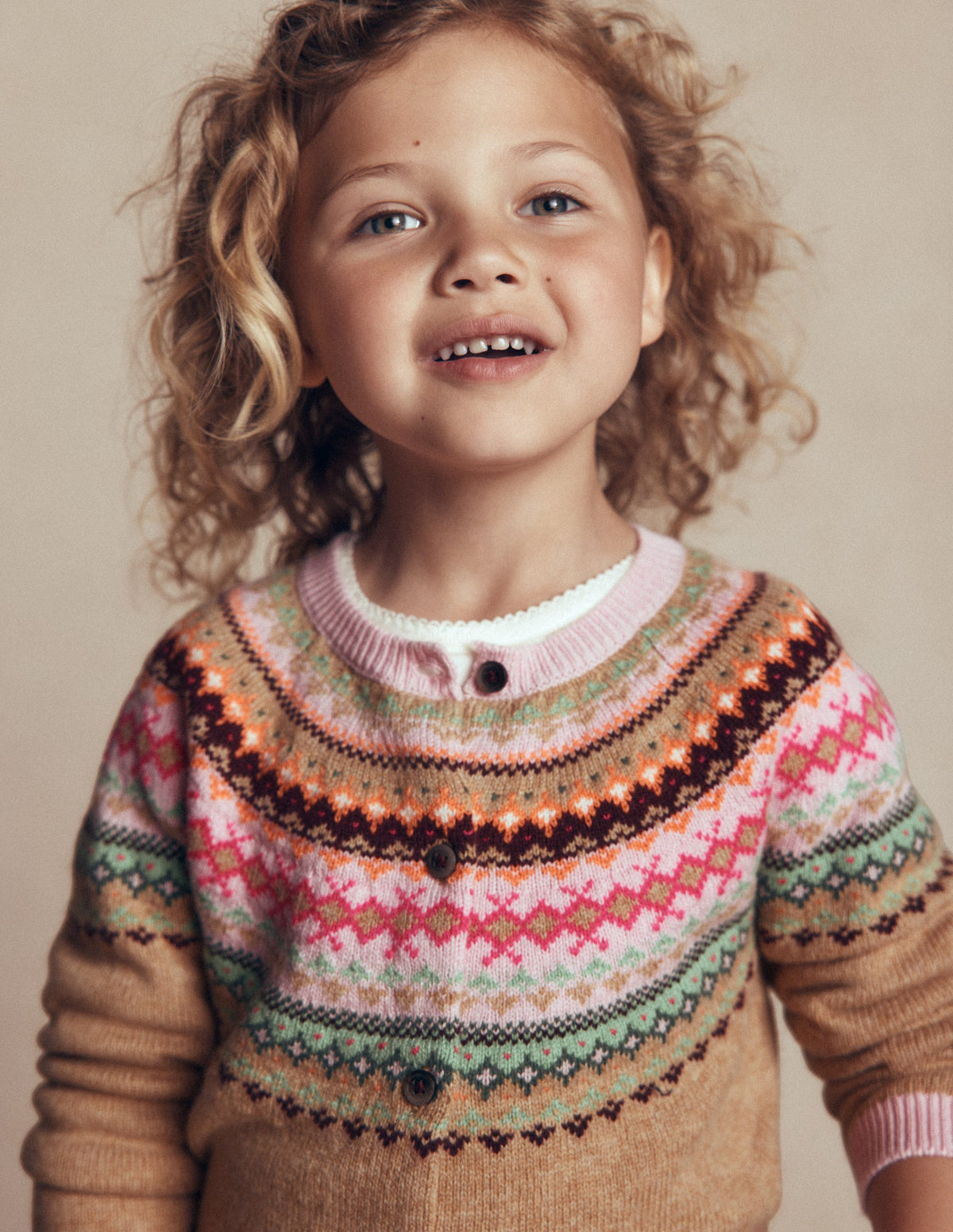 Edie Fair-Isle-Strickjacke-Camel Bunt Passe-1