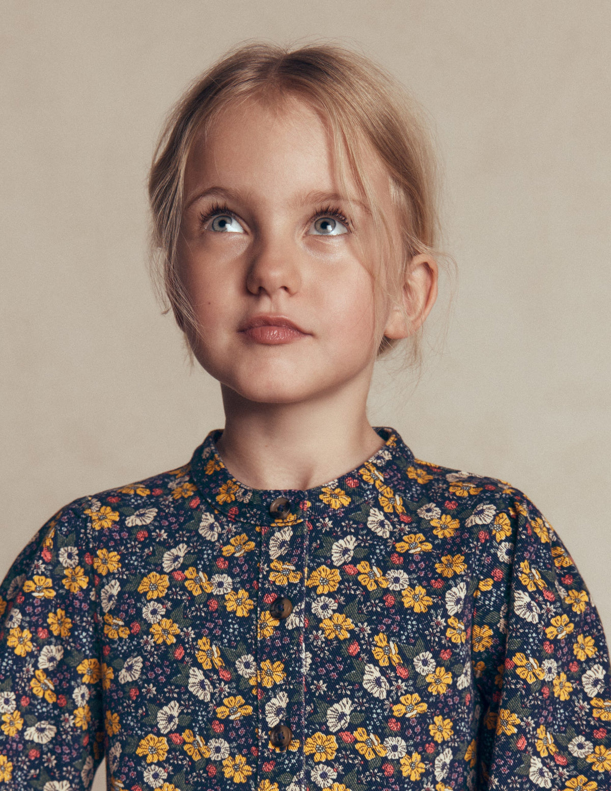Betsy Gewebtes Kleid mit Puffärmeln-London-Stickerei-2