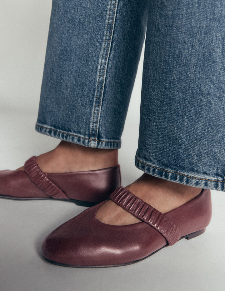 Camilla Ballerinas mit Rüschendetail-Oxblood