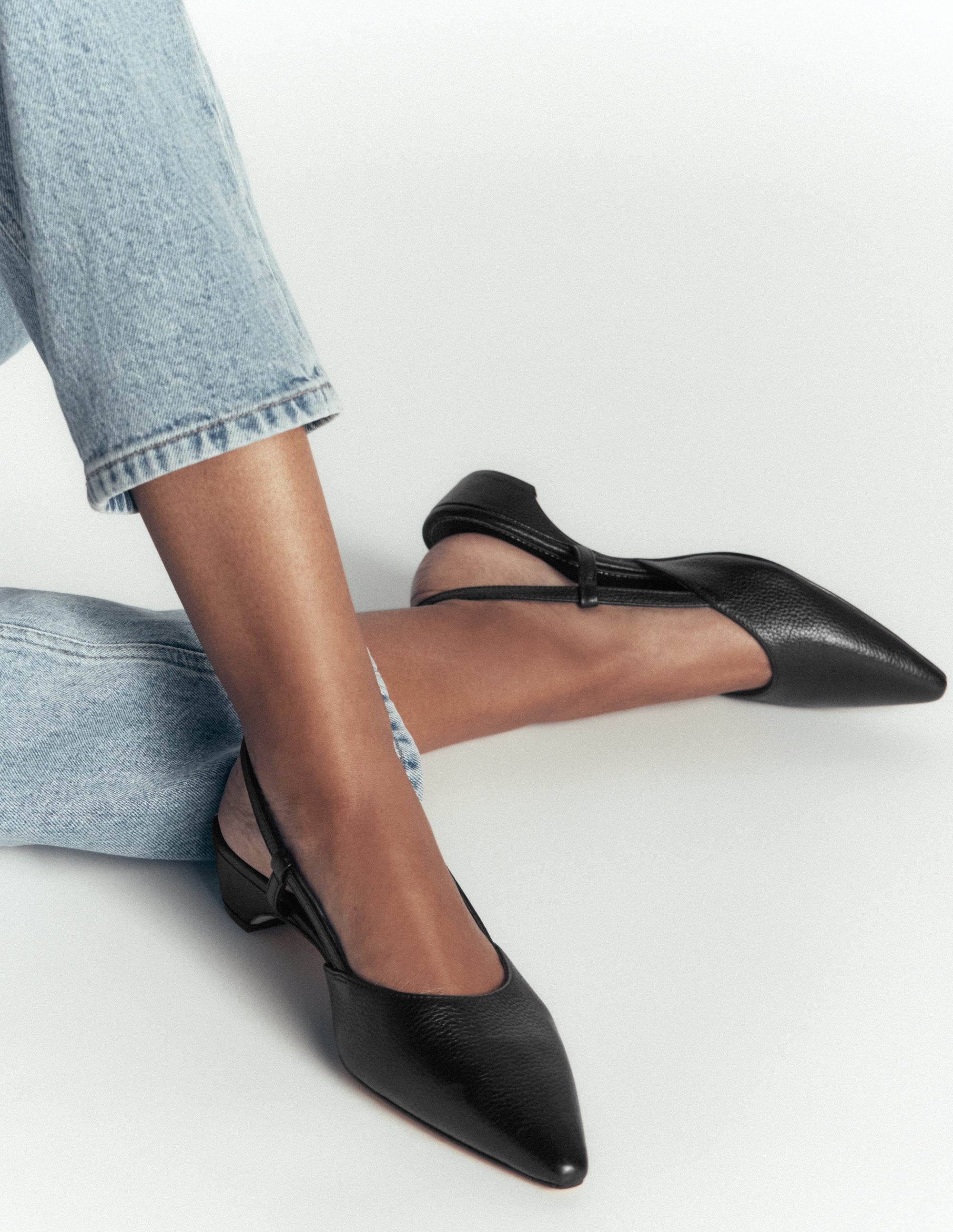Slingpumps mit Mini-Blockabsatz-Schwarz - Image 2