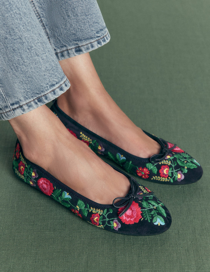 Patti Ballerinas mit runder Zehenpartie-Navy, Stickerei