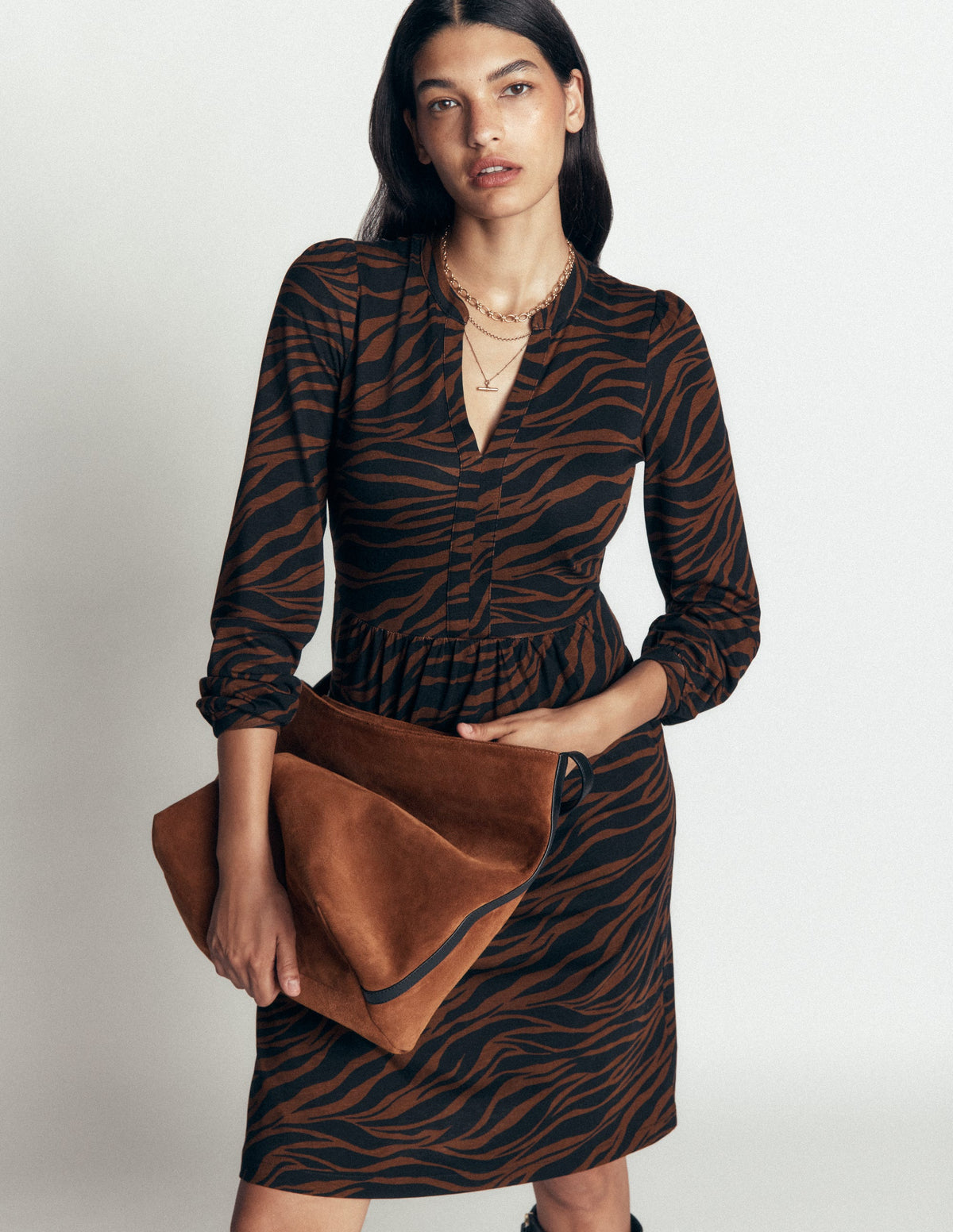 Naomi Lockeres Jerseykleid-Umbra, Zebra Swirl-Motiv - Image 1