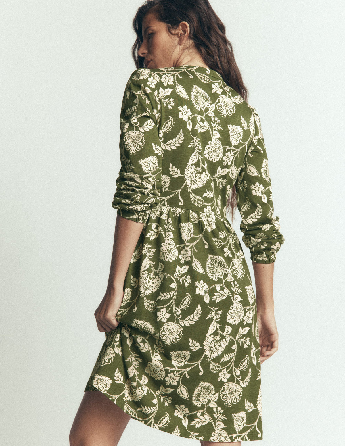 Robe décontractée Naomi en jersey-Vert forêt, motif Planted Meadows-3