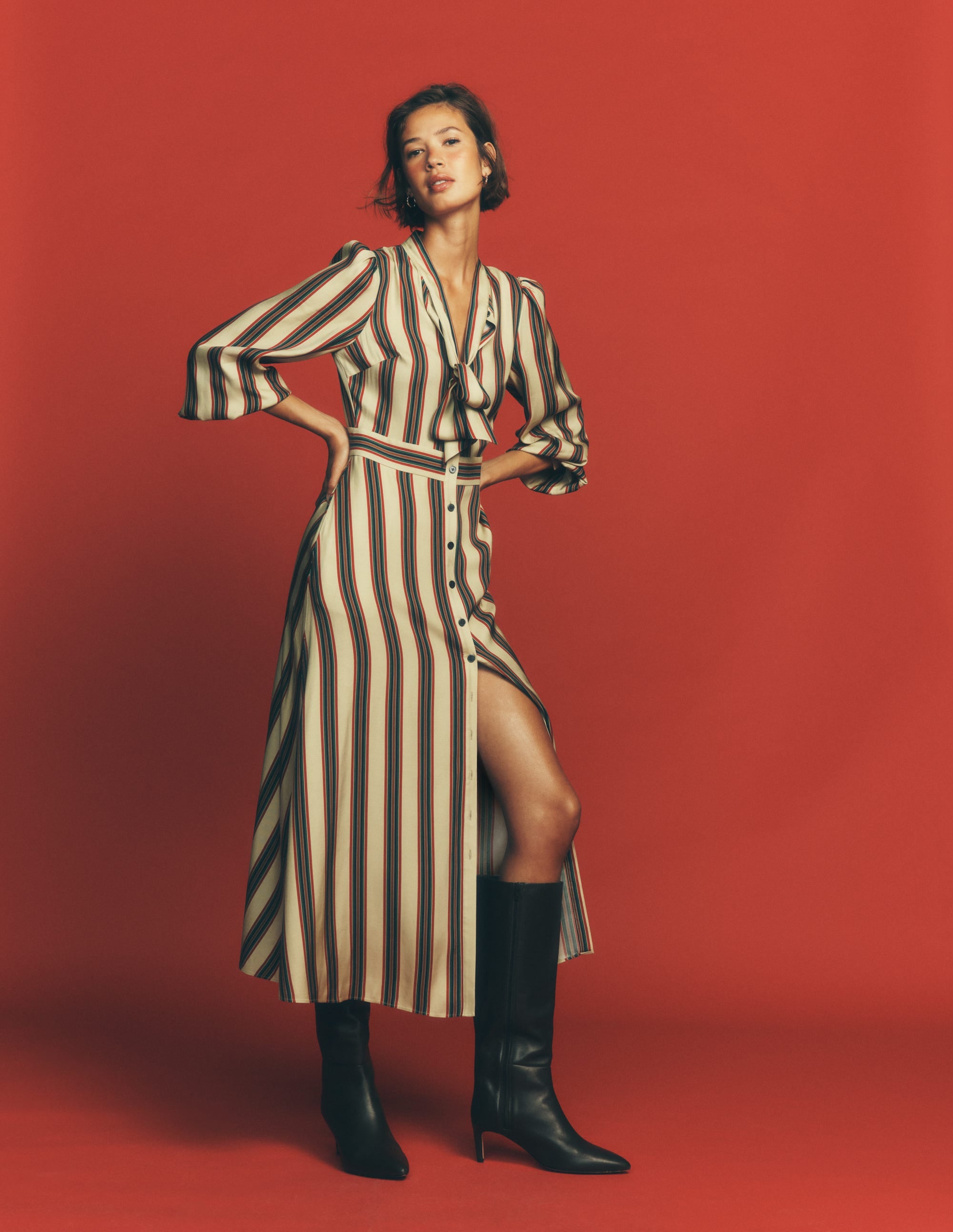 Hemdblusenkleid mit Schleifendetail-Bunt, Schuluniform Streifen - Image 1