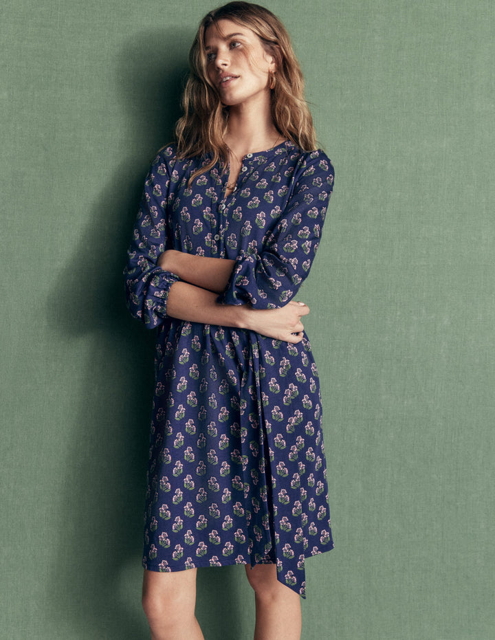 Adele Jerseykleid mit Gürtel-Schuluniform-Marineblau, Kleines Nelkenmuster