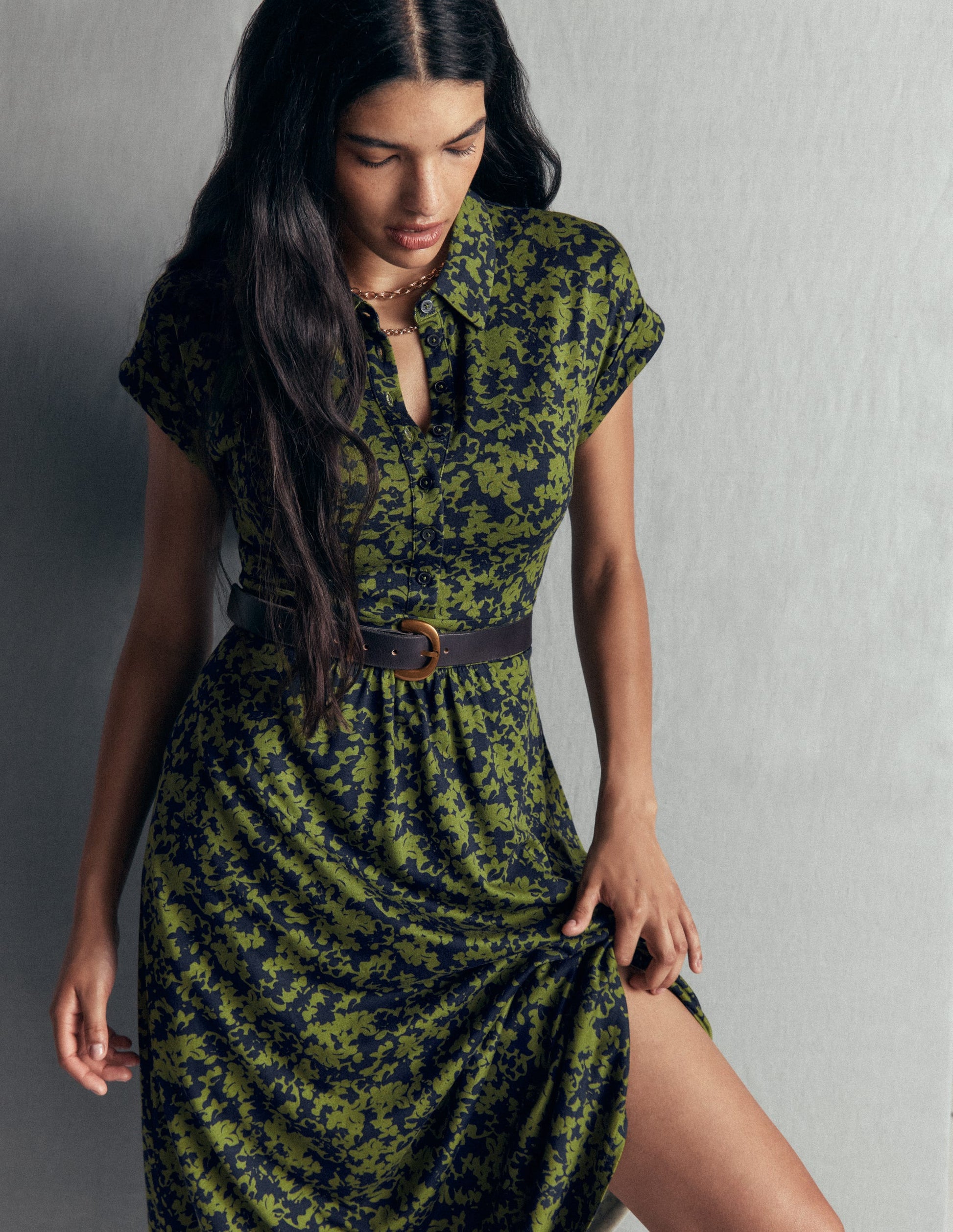 Robe-chemise Fae en jersey-Vert forêt, motif Sprayed Leaf-1