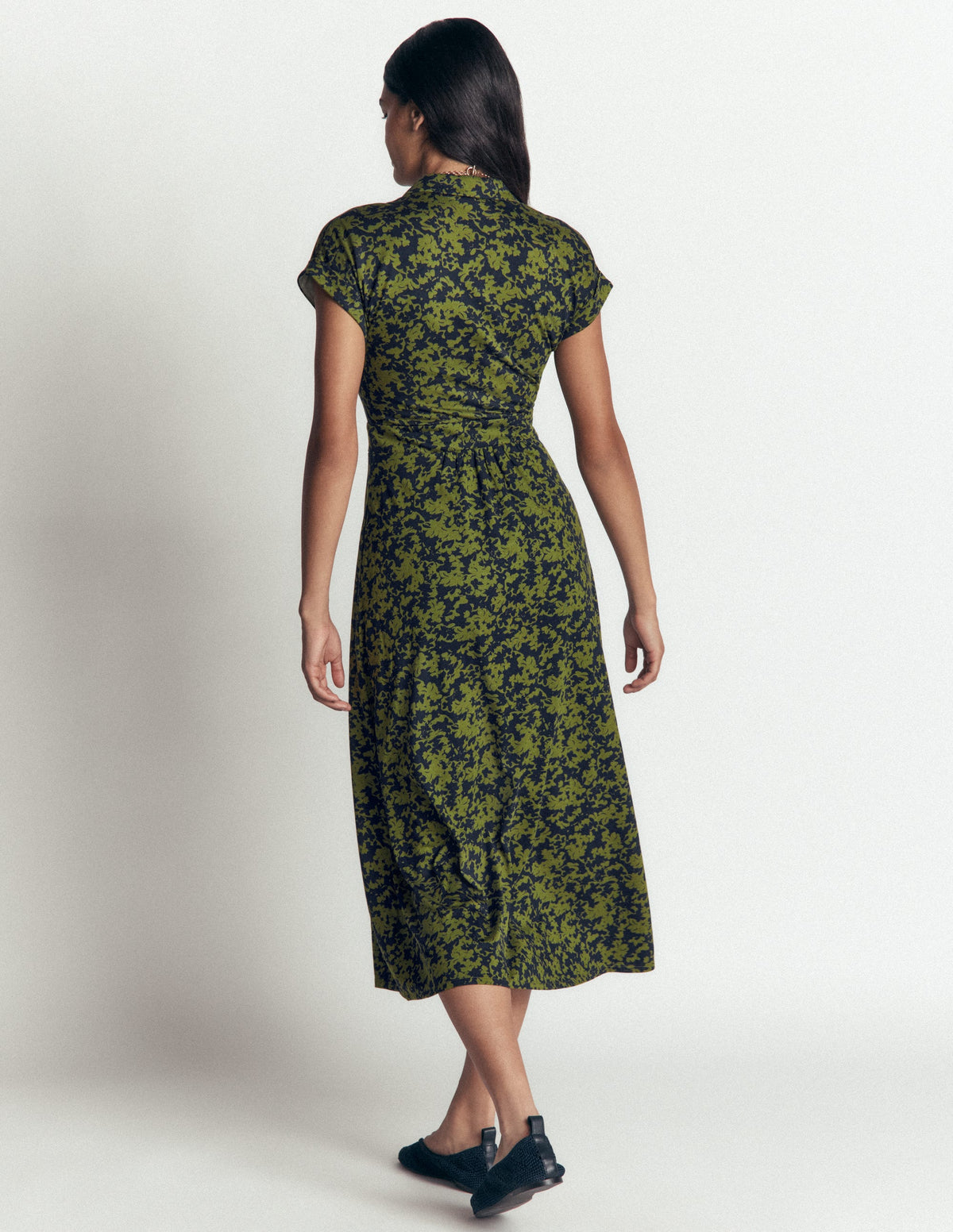 Robe-chemise Fae en jersey-Vert forêt, motif Sprayed Leaf-3
