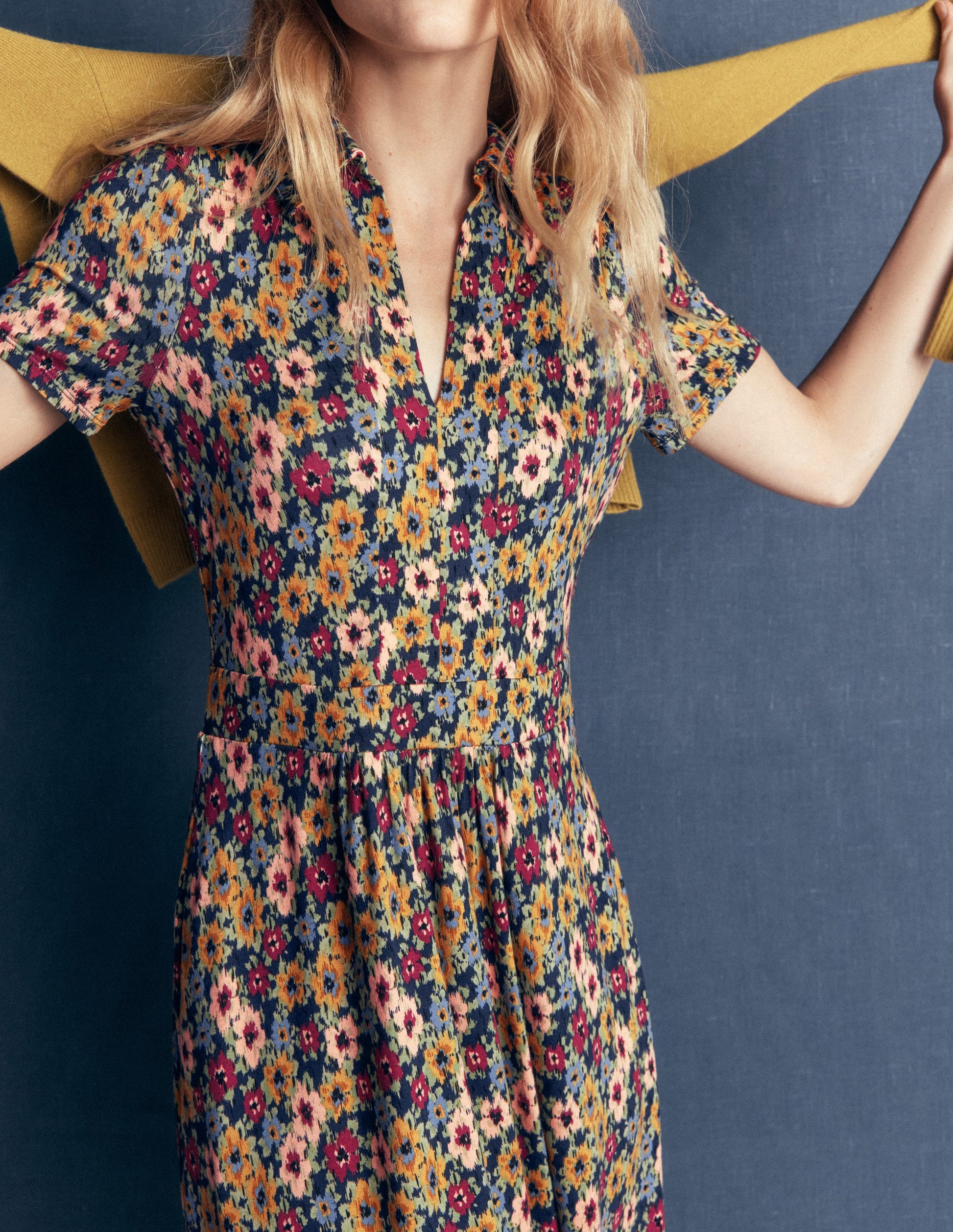 Heidi Midi-Teekleid aus Jersey-Französisches Marineblau, Blumentupfen-3