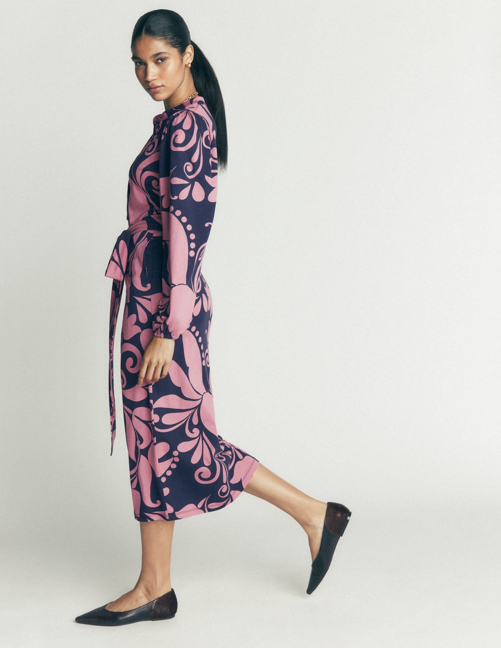 Eli Jersey-Midikleid mit Gürtel-Rosa Heidekraut, Blütenbrise - Image 4