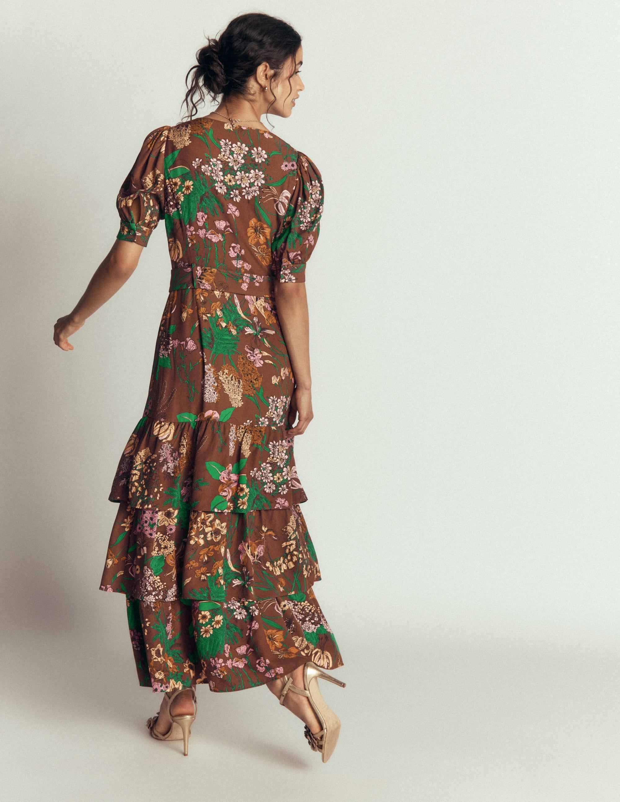 Robe à col V et volants superposés-Bois, motif Whimsical Flora - Image 3