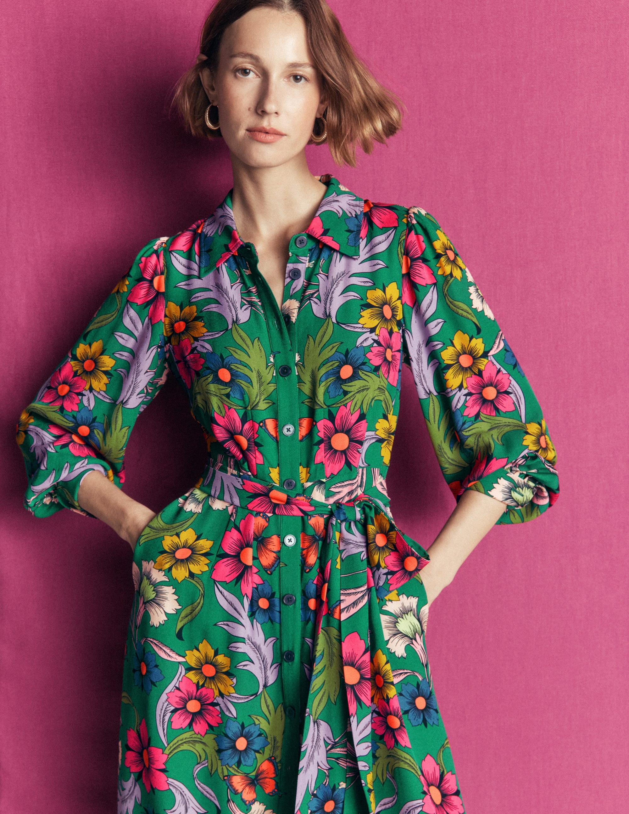 Maeve Hemdblusenkleid für besondere Anlässe-Schmucksteingrün, Schmetterlingsstrauß - Image 2