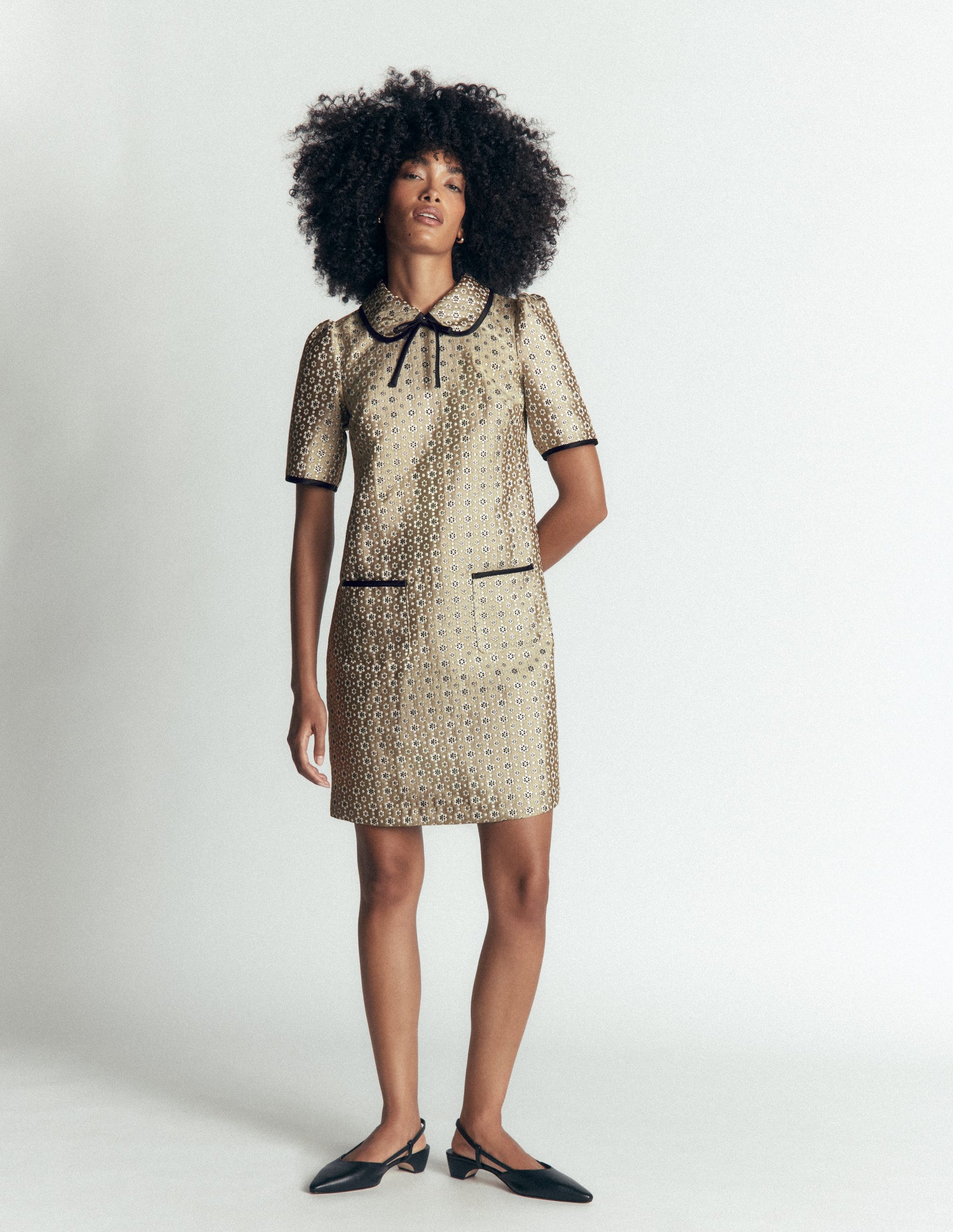 Robe droite à poches et nœud-Jacquard doré-3
