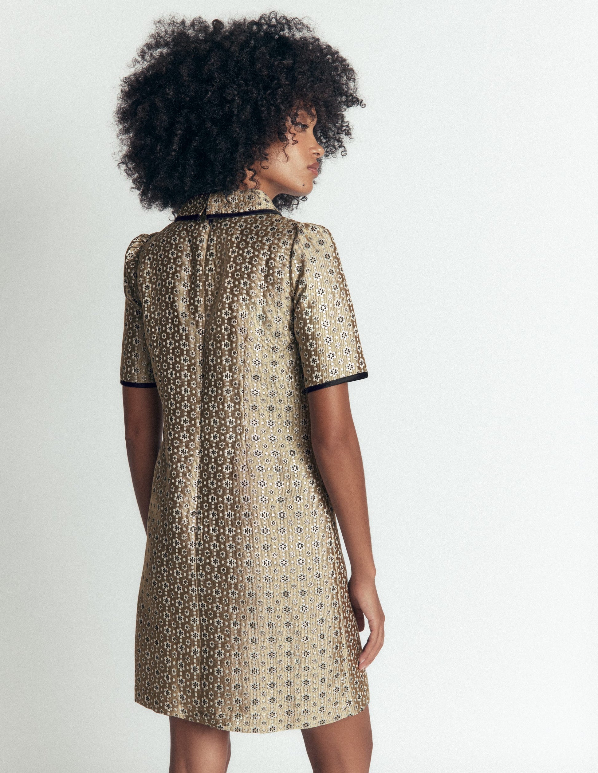Robe droite à poches et nœud-Jacquard doré-5