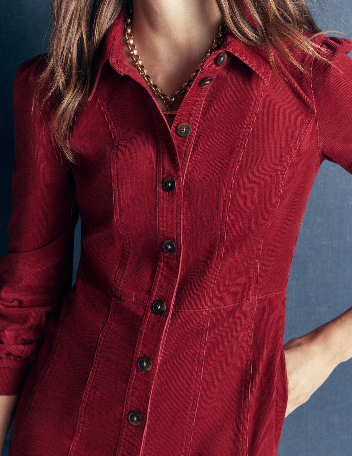 Rhoda Kurzes Cordkleid-Erdiges Rot - Image 2