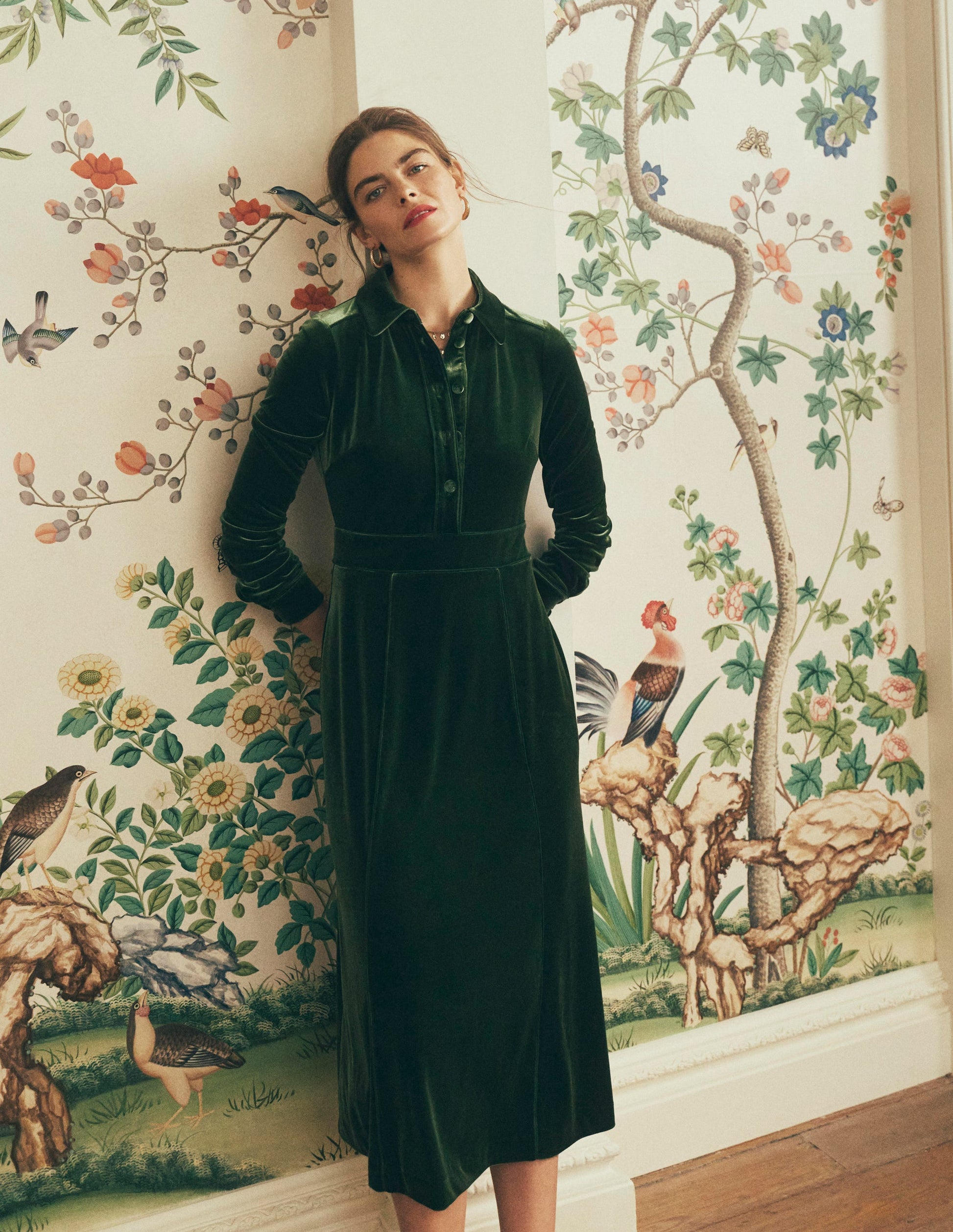 Etta Paspeliertes Samtkleid-Douglasie-1