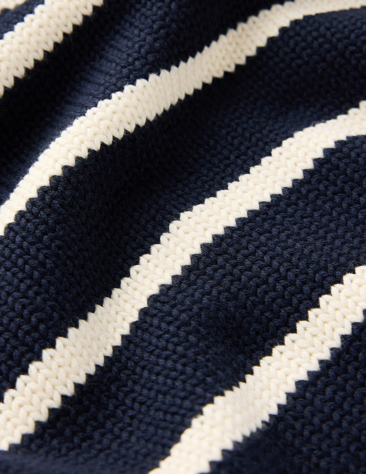 Lucy Baumwollpullover mit V-Ausschnitt-Marineblau, Naturweiß - Image 8