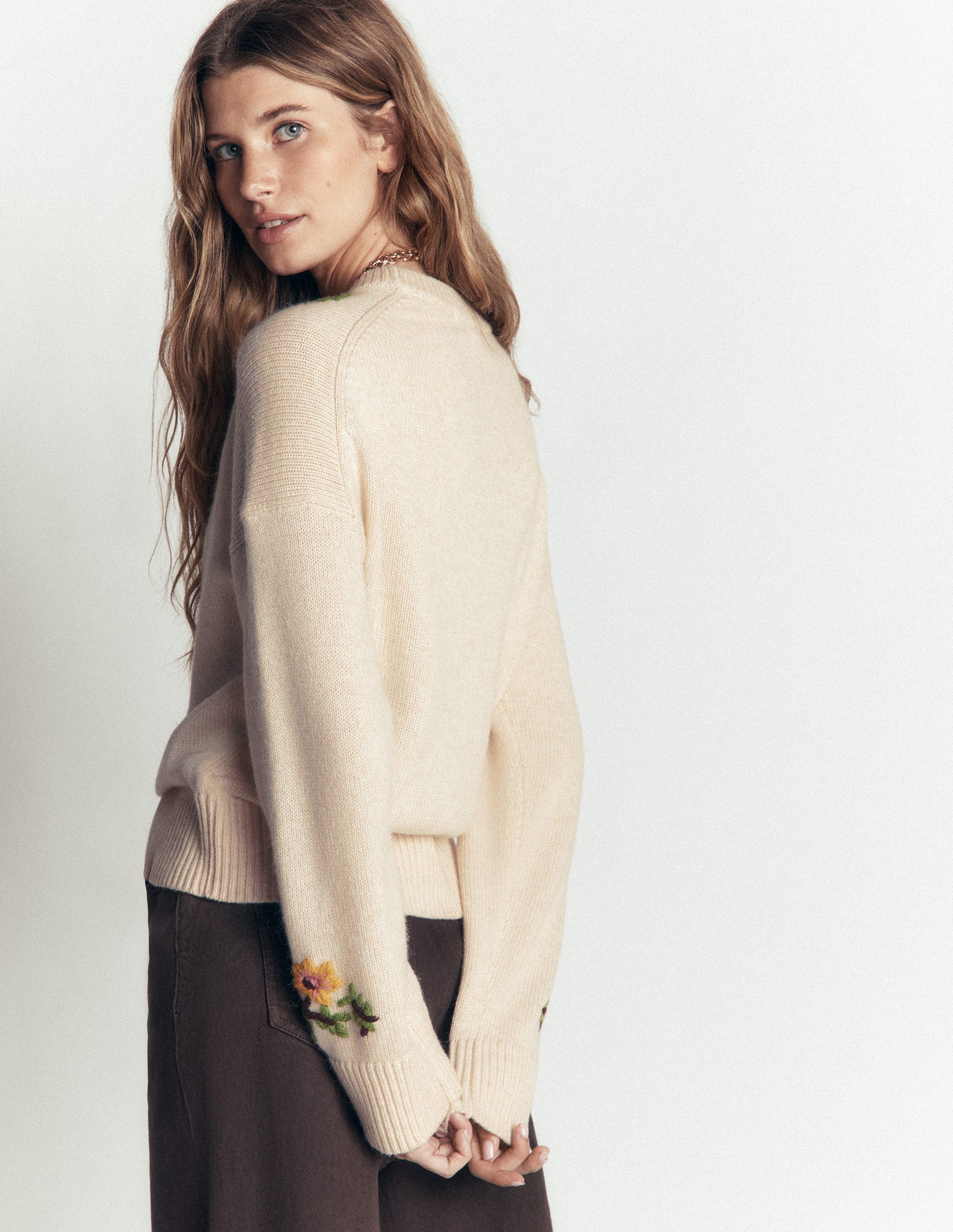 Ella Bestickter Strickpullover-Naturweiß mit Stickerei-4
