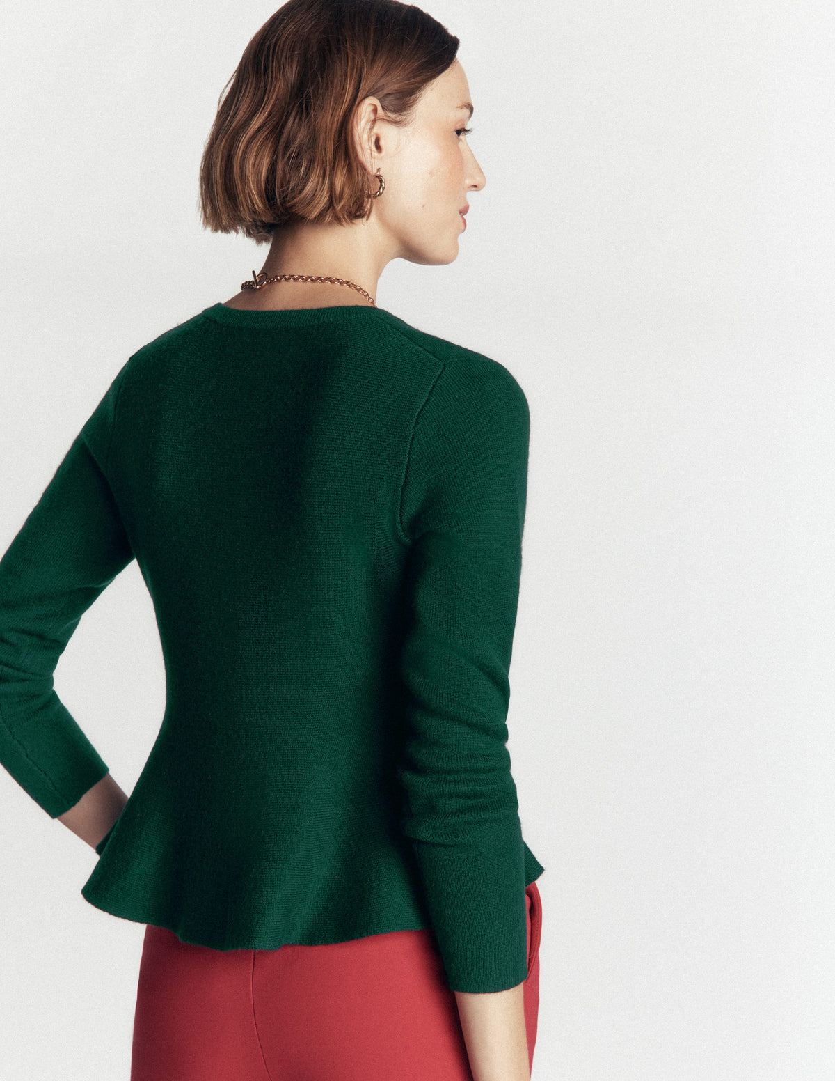 Taillierte Woll-Strickjacke mit Schößchen-Seegras-4