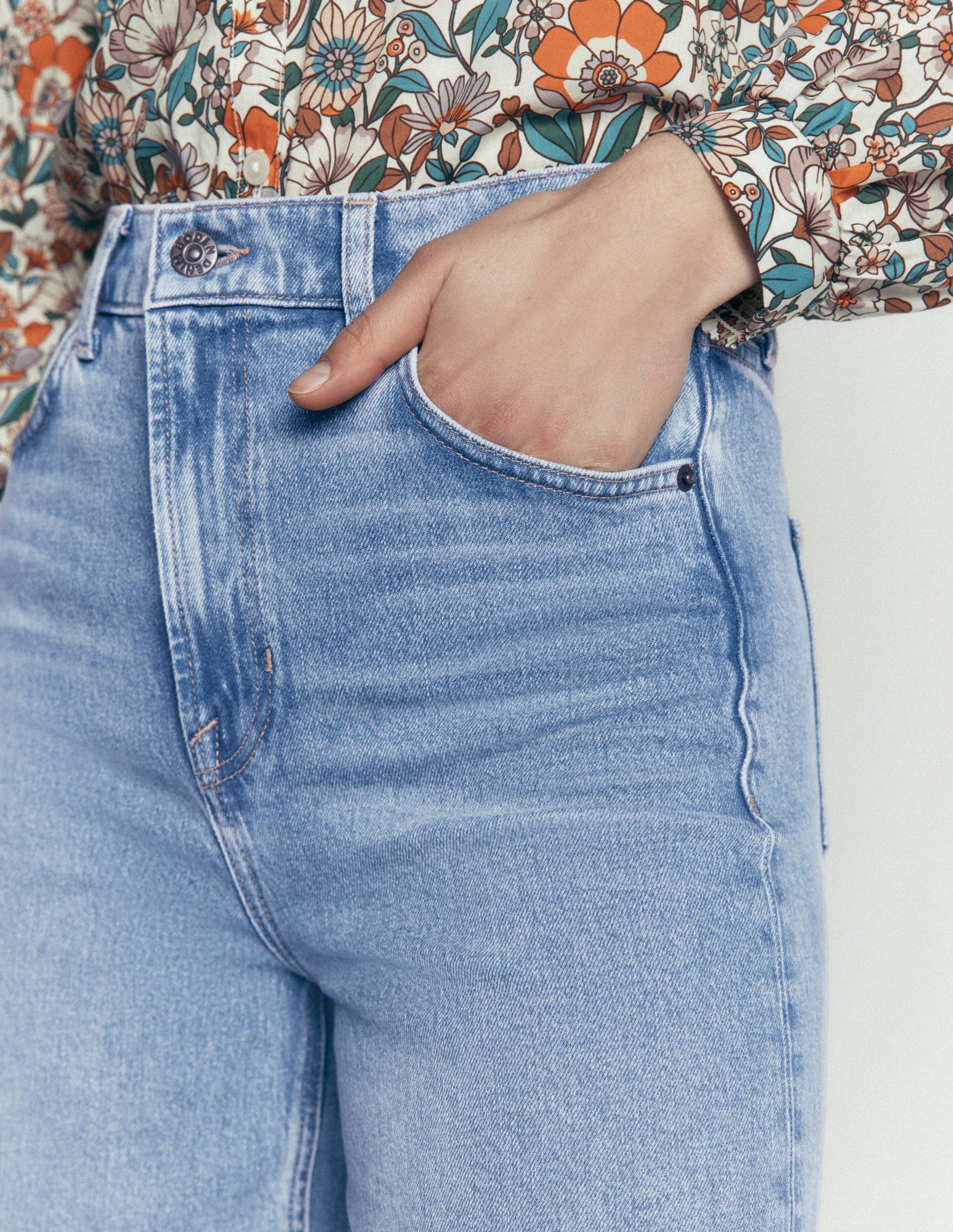 High Rise Wide Leg Jeans-Light Vintage-2