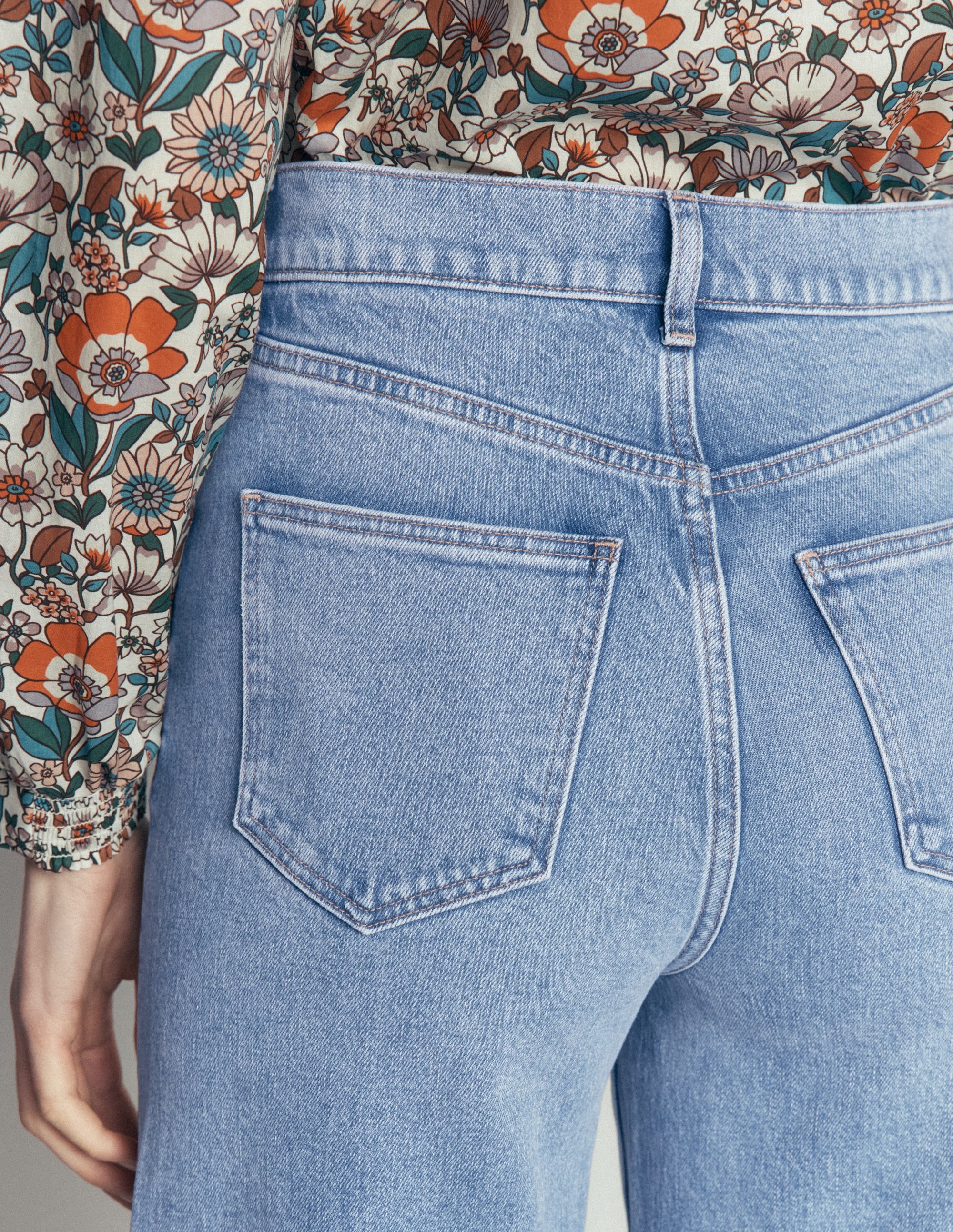 High Rise Wide Leg Jeans-Light Vintage - Image 5