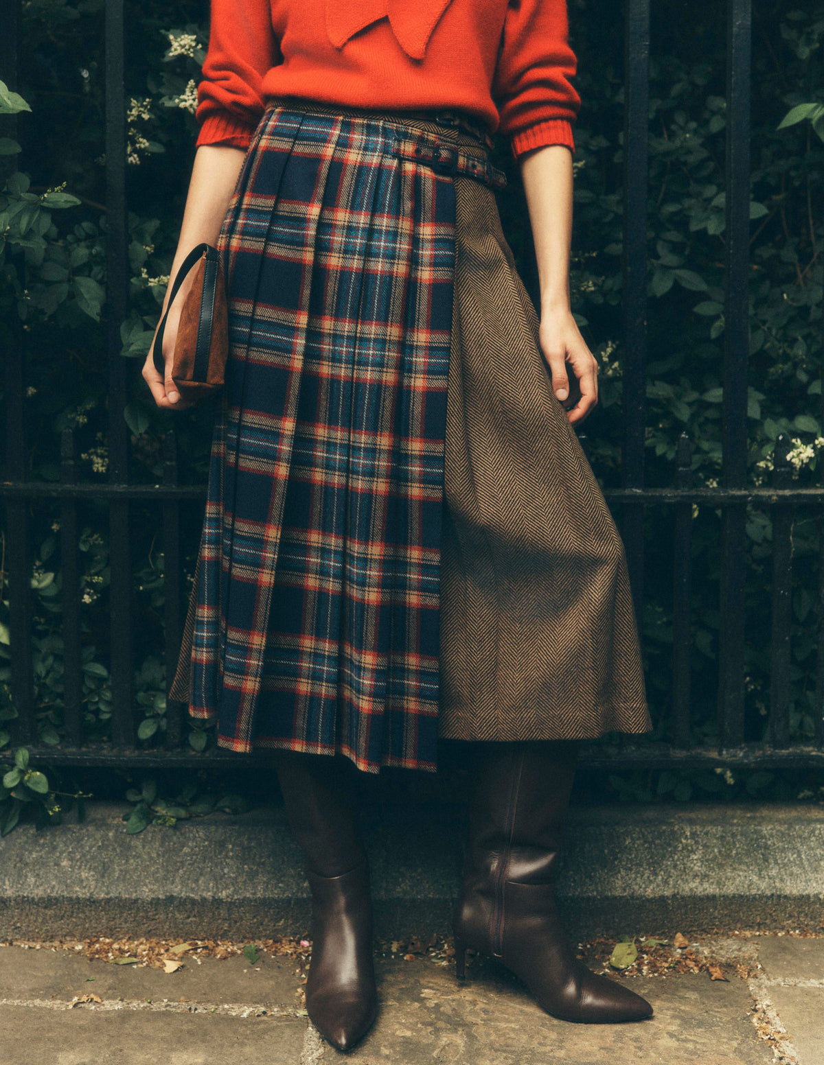 Plissierter Midi-Kilt-Marineblau und Camel Kariert-7