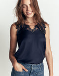 Ara Camisole-Top aus Seidenmischung mit Spitze-Französisches Marineblau