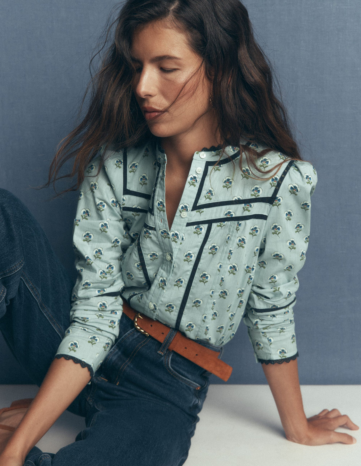 Top Carmen en coton à détails en dentelle-Bleu port, motif Ditsy Dream - Image 5