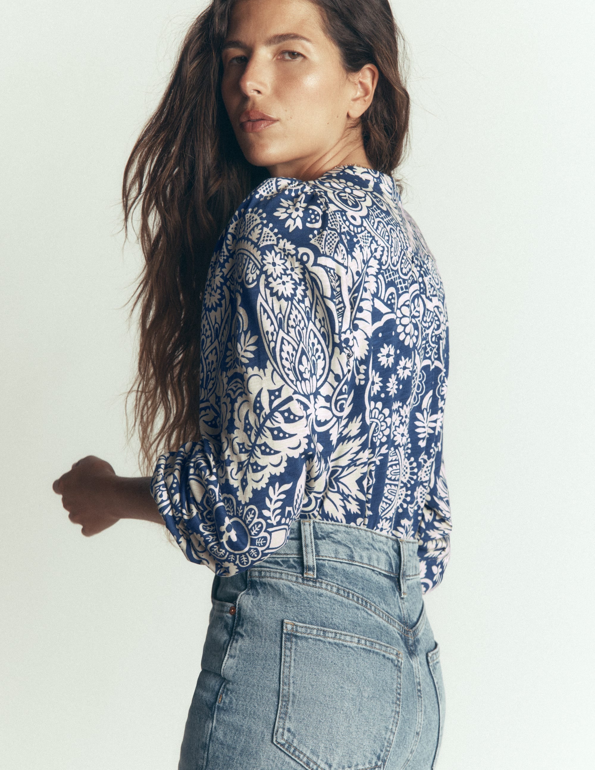 Chemise Ara en jersey-Bleu marine authentique, motif Arabesque Meadow - Image 3
