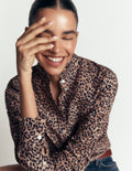 Chemise Sienna en coton à volants-Cassonade, motif Brushed Animal